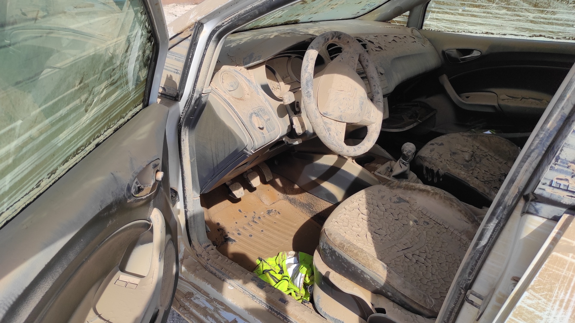 TAPA EXTERIOR COMBUSTIBLE SEAT IBIZA (6J5) - vista 6