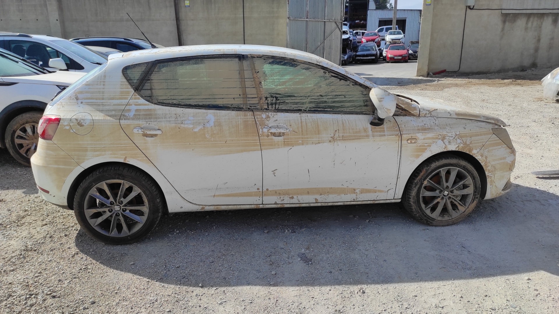 TAPA EXTERIOR COMBUSTIBLE SEAT IBIZA (6J5) - vista 3