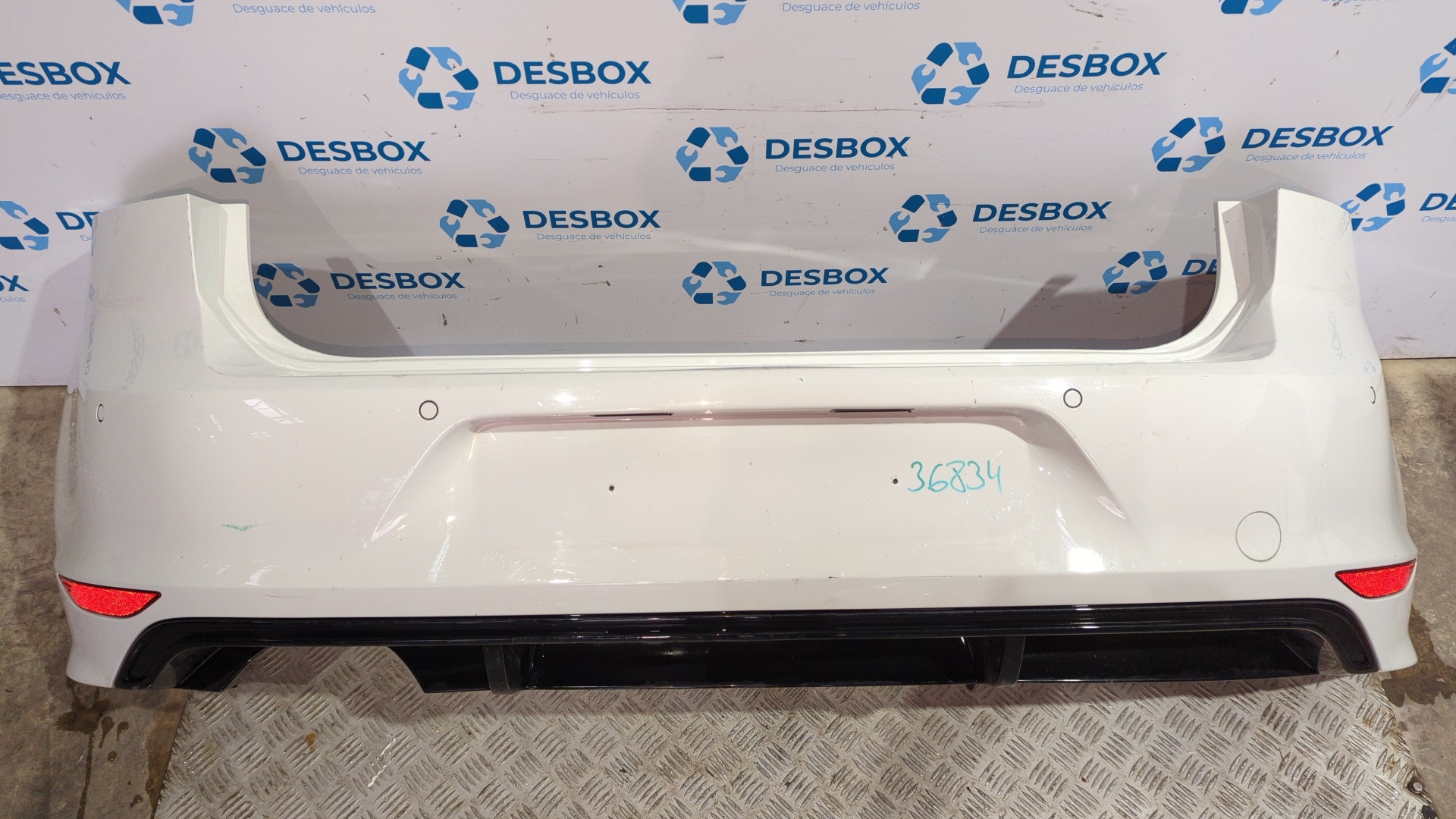 PARAGOLPES TRASERO VOLKSWAGEN GOLF VII LIM.