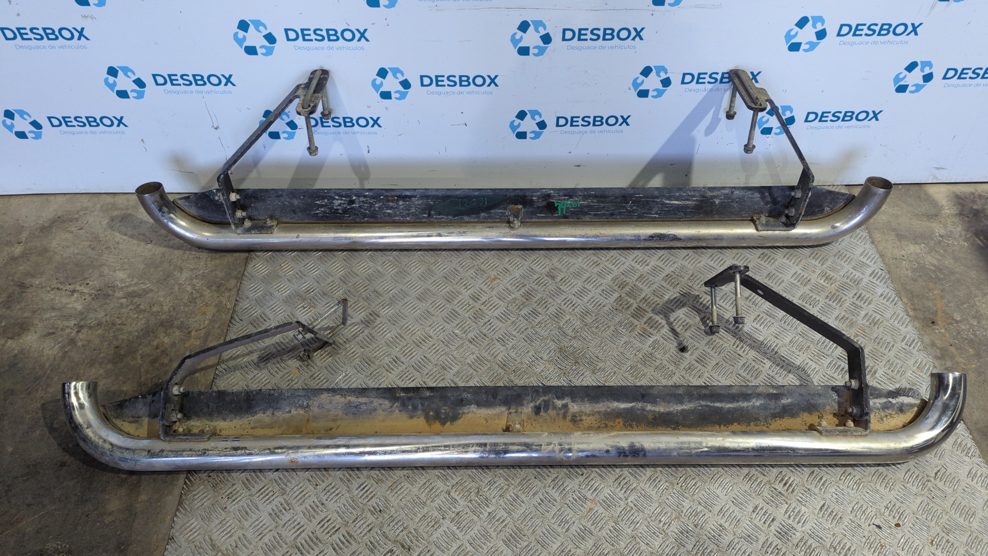 ESTRIBOS LATERALES MITSUBISHI PAJERO - vista 3