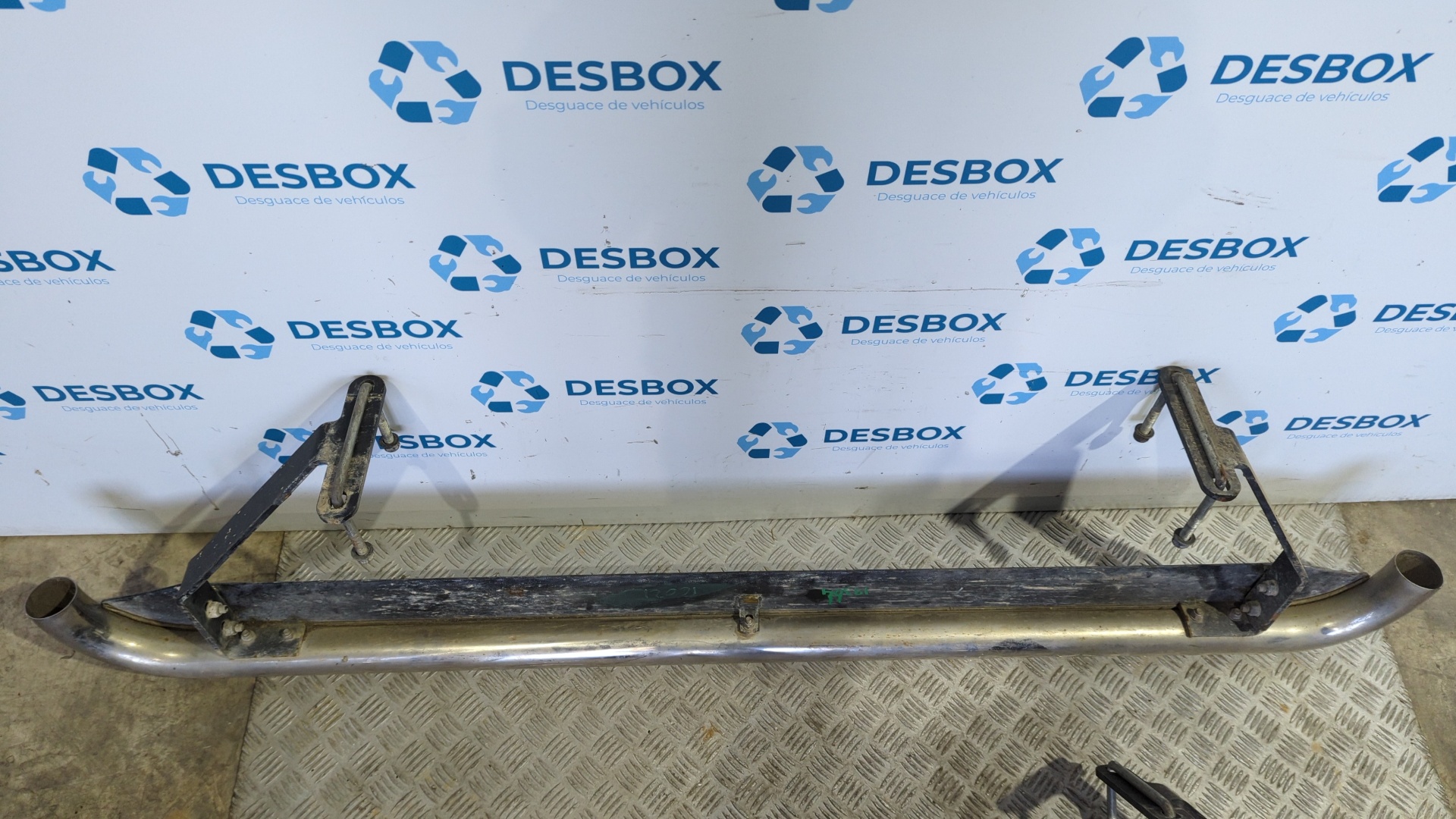 ESTRIBOS LATERALES MITSUBISHI PAJERO - vista 2