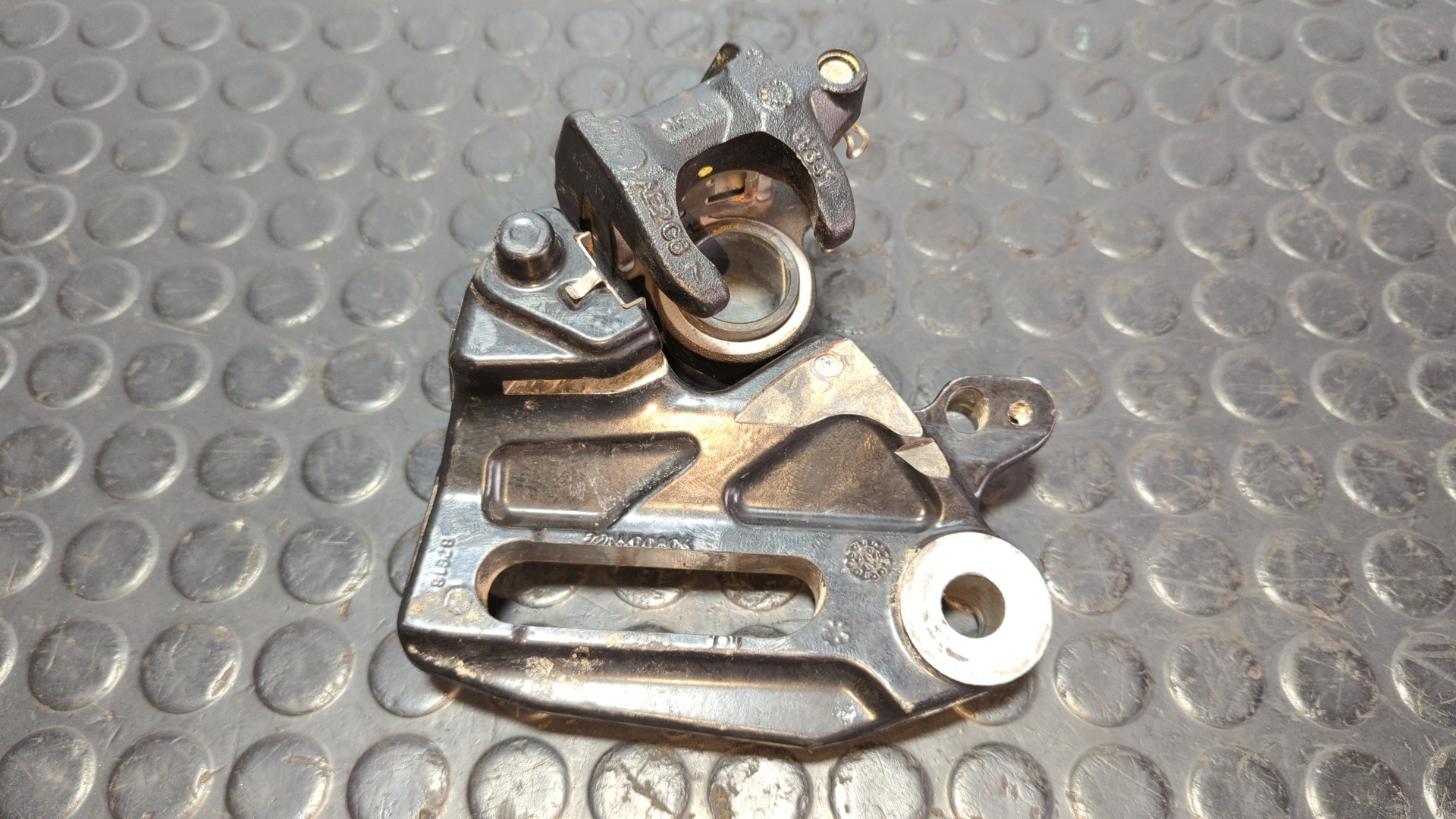 PINZA DE FRENO TRASERA KTM 125 DUKE - vista 2