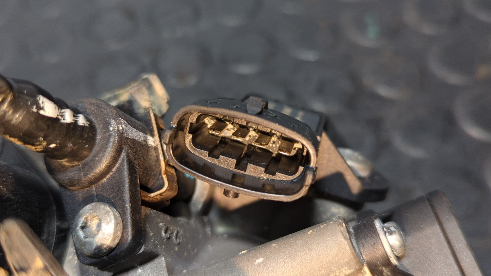 CAJA MARIPOSA KTM 125 DUKE - vista 7