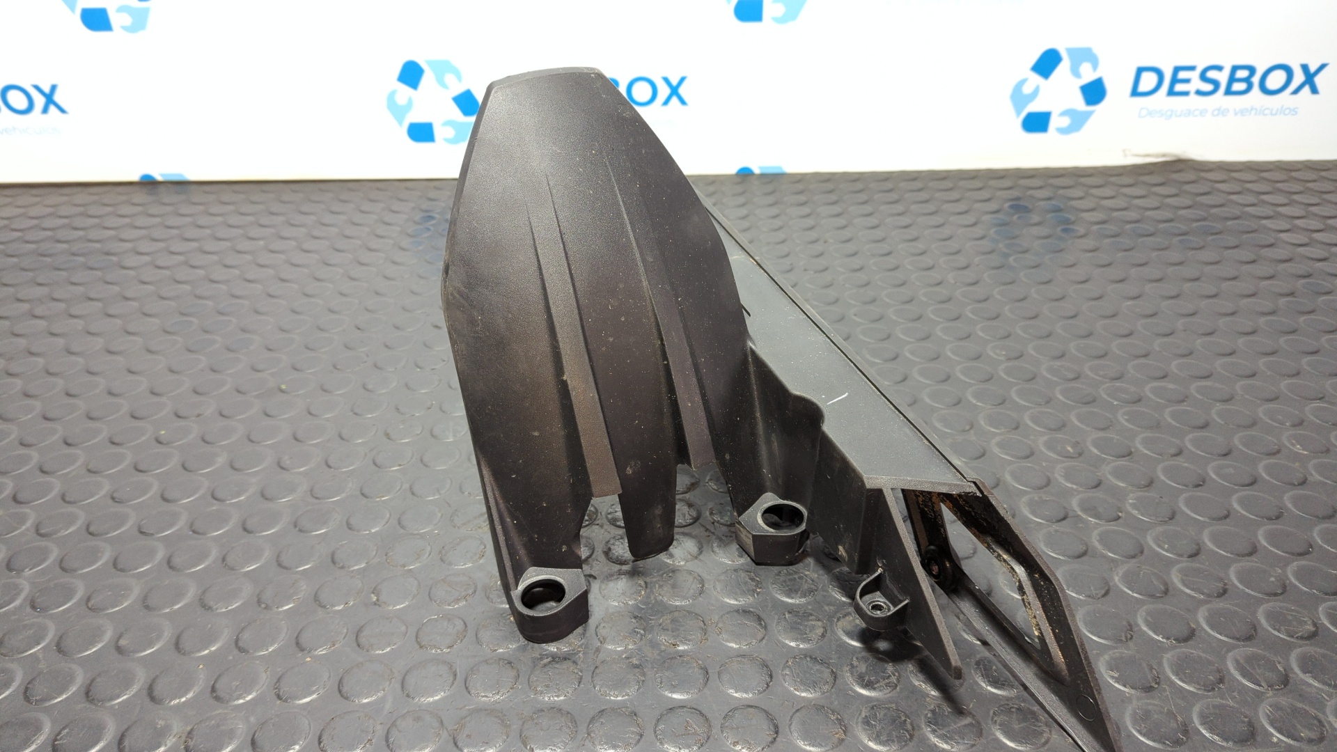 CUBRECADENA KTM 125 DUKE - vista 4