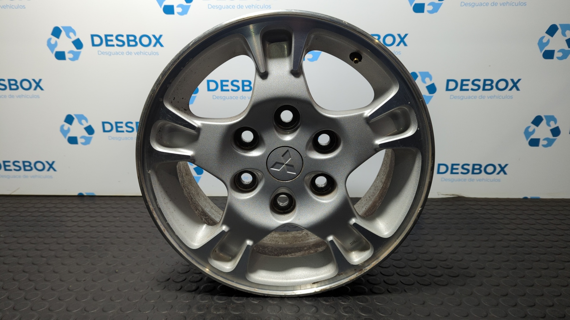 LLANTA MITSUBISHI MONTERO (V80/V90)