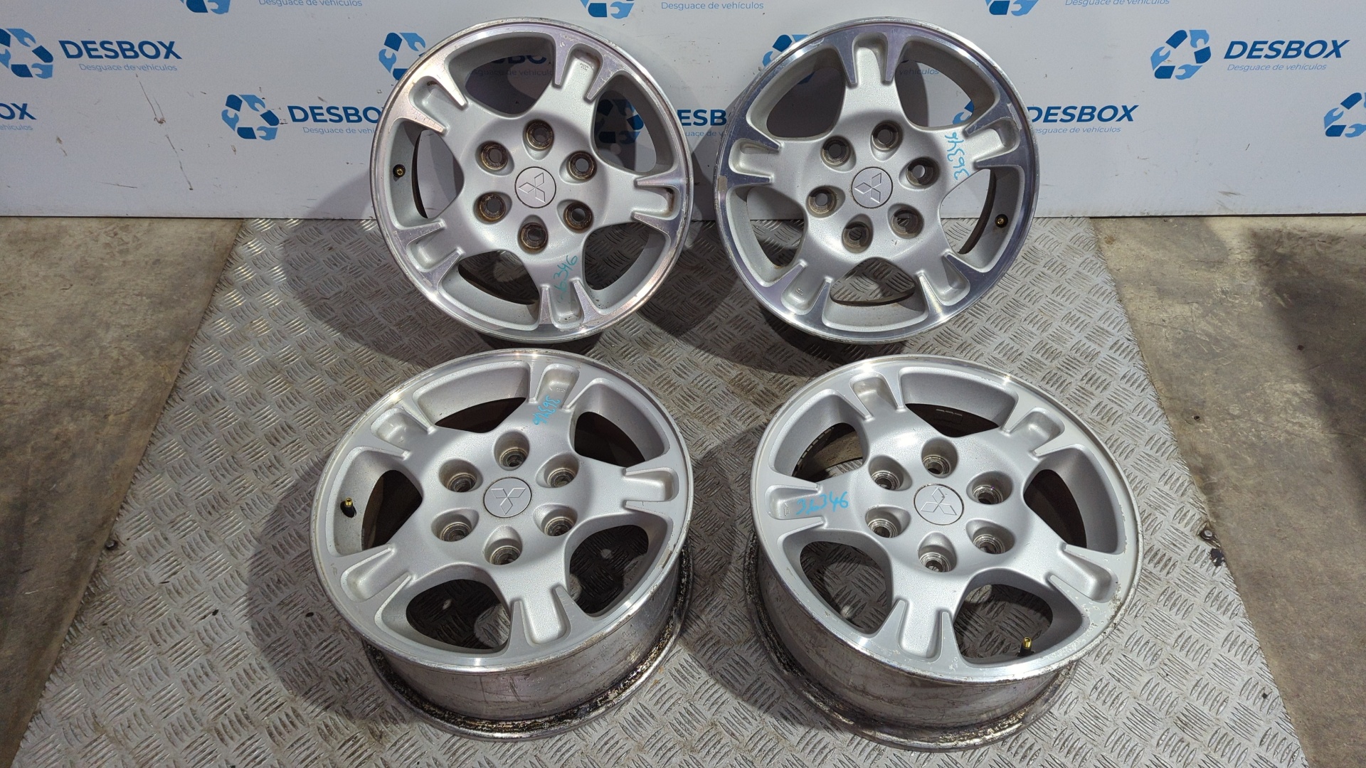 JUEGO LLANTAS MITSUBISHI MONTERO (V80/V90)