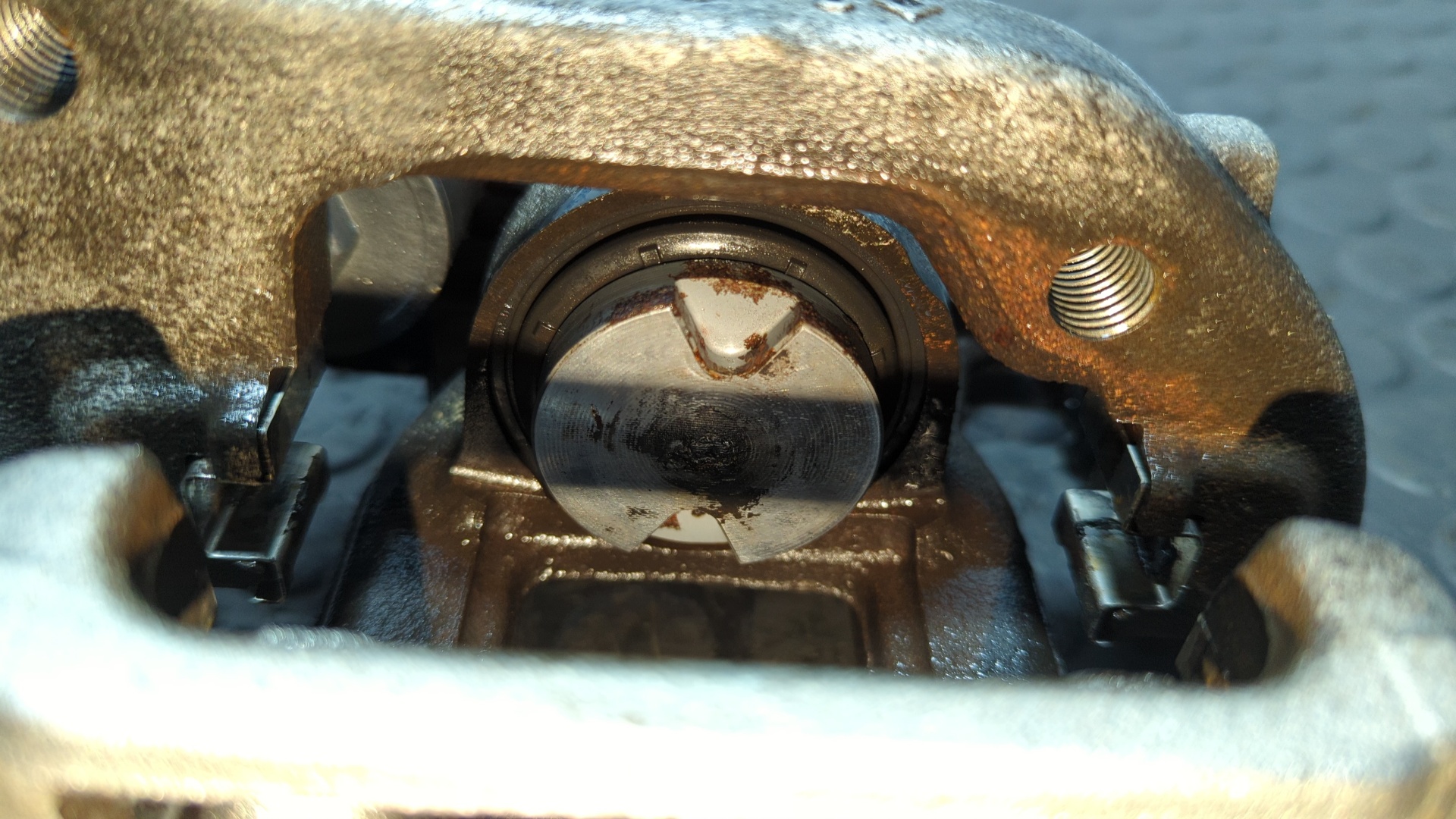 PINZA DE FRENO TRASERA DERECHA CITROEN GRAND C4 SPACETOURER B - vista 3