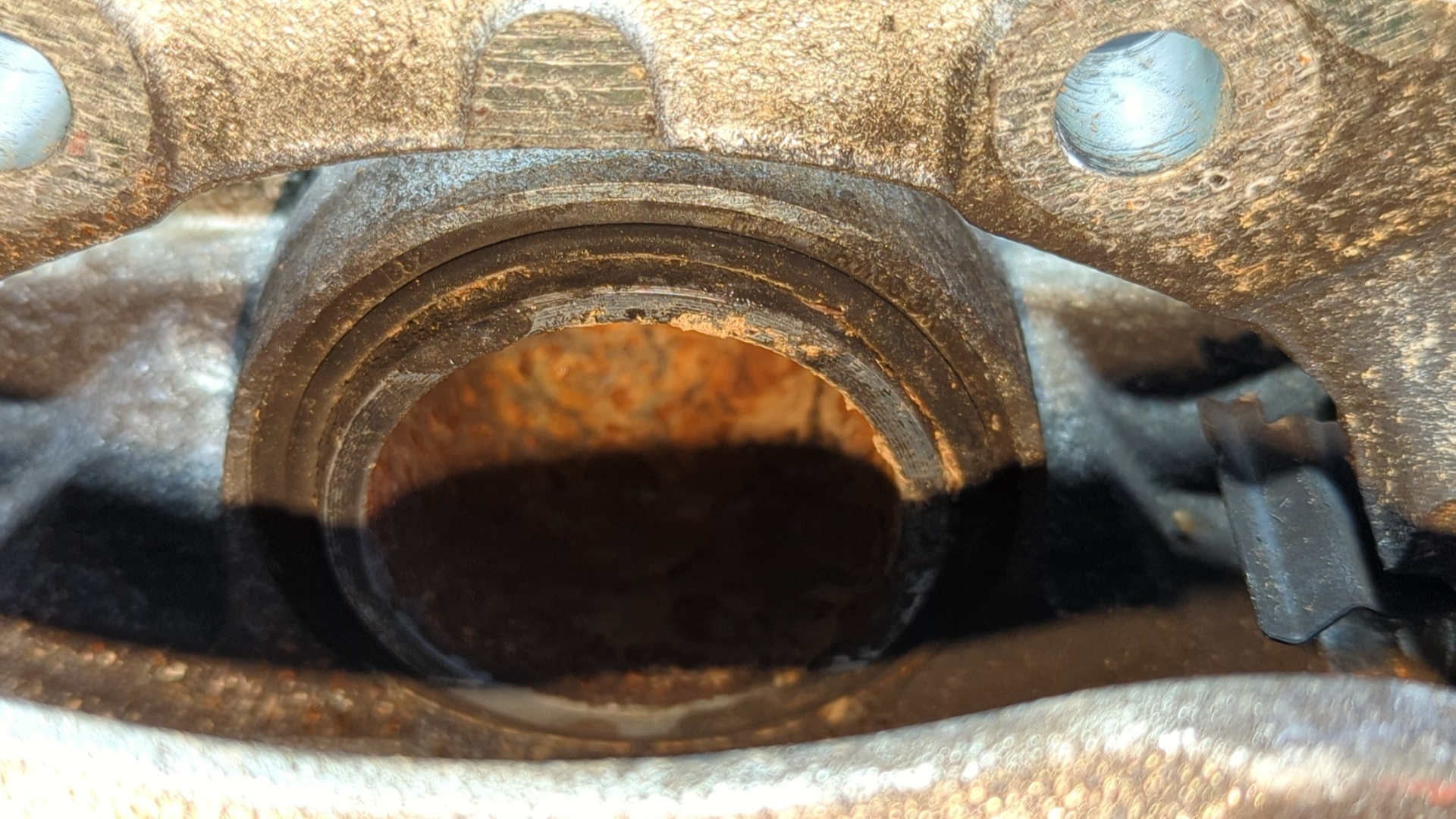 PINZA DE FRENO DELANTERA IZQUIERDA PEUGEOT 208 - vista 2