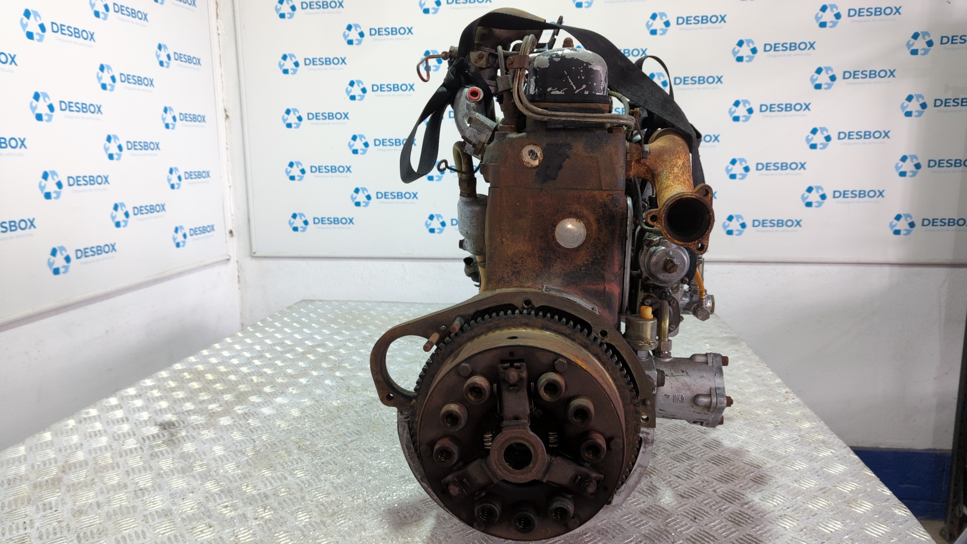 MOTOR MERCEDES-BENZ CLASE E (W114/W115) - vista 3