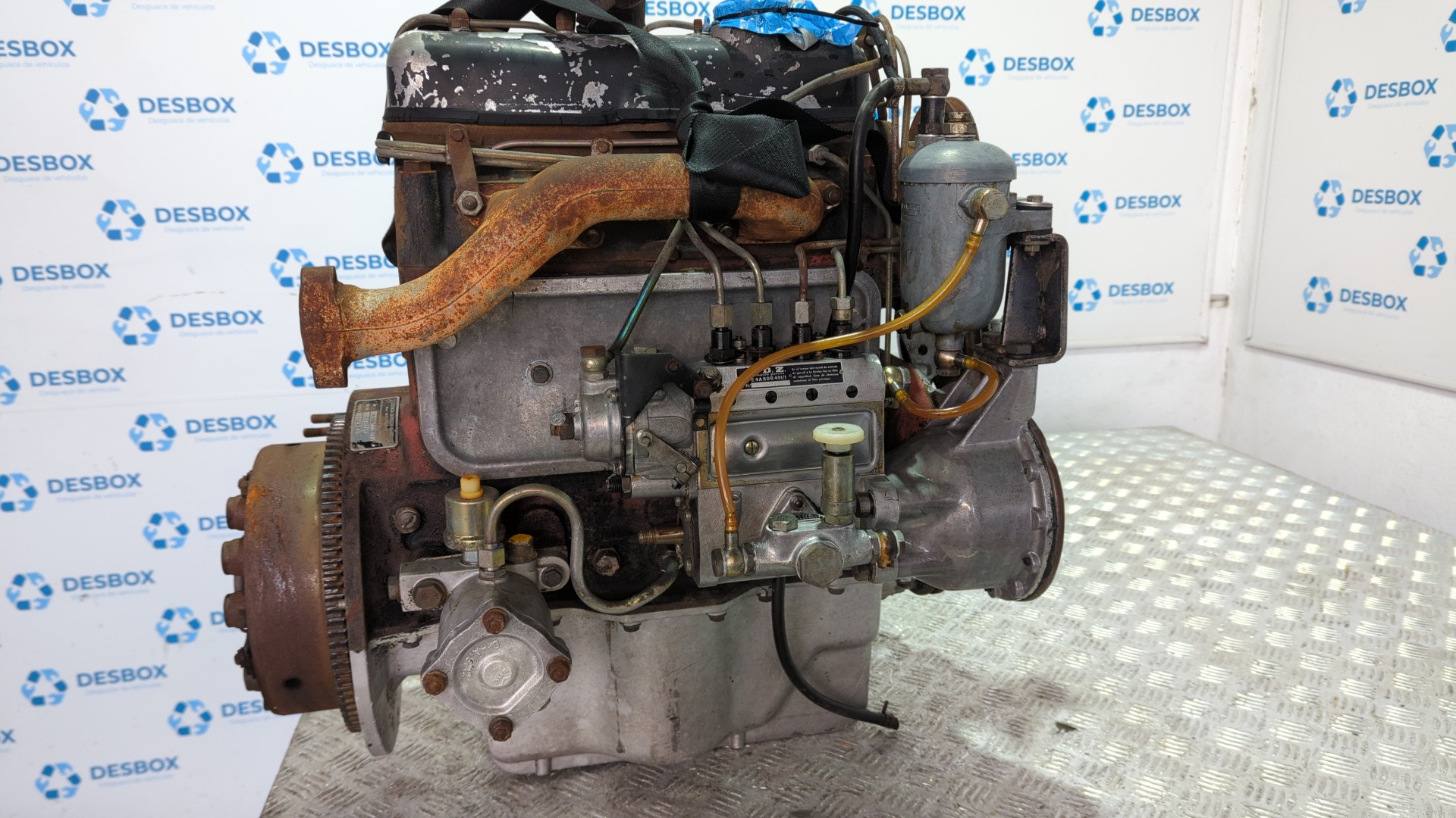 MOTOR MERCEDES-BENZ CLASE E (W114/W115) - vista 2