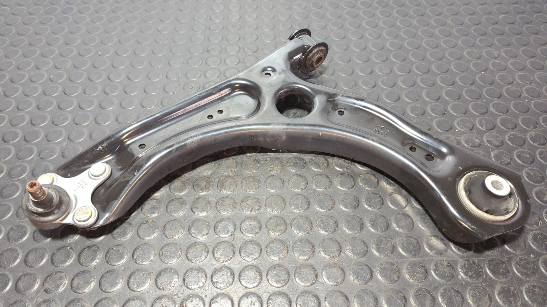 BRAZO IZQUIERDO INFERIOR DELANTERO SEAT ARONA