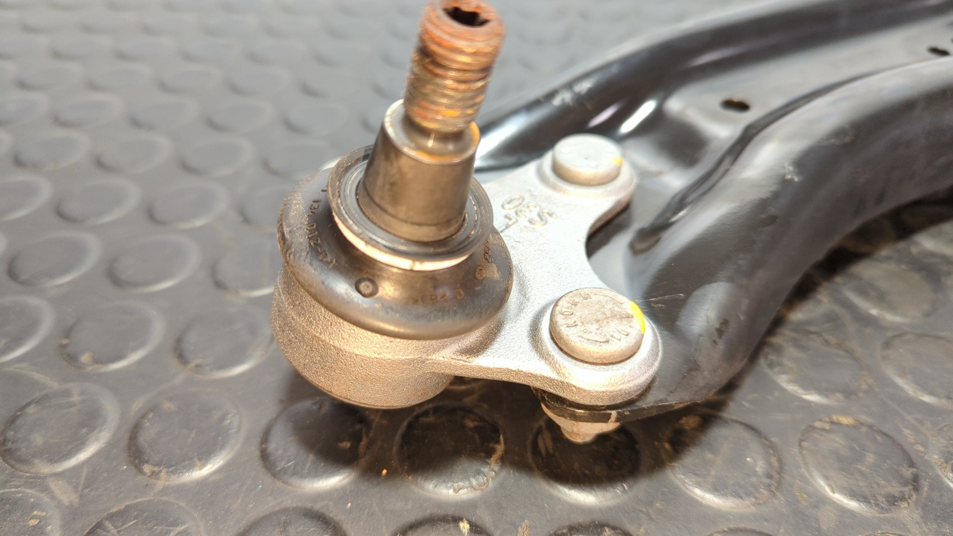 BRAZO IZQUIERDO INFERIOR DELANTERO SEAT ARONA - vista 2