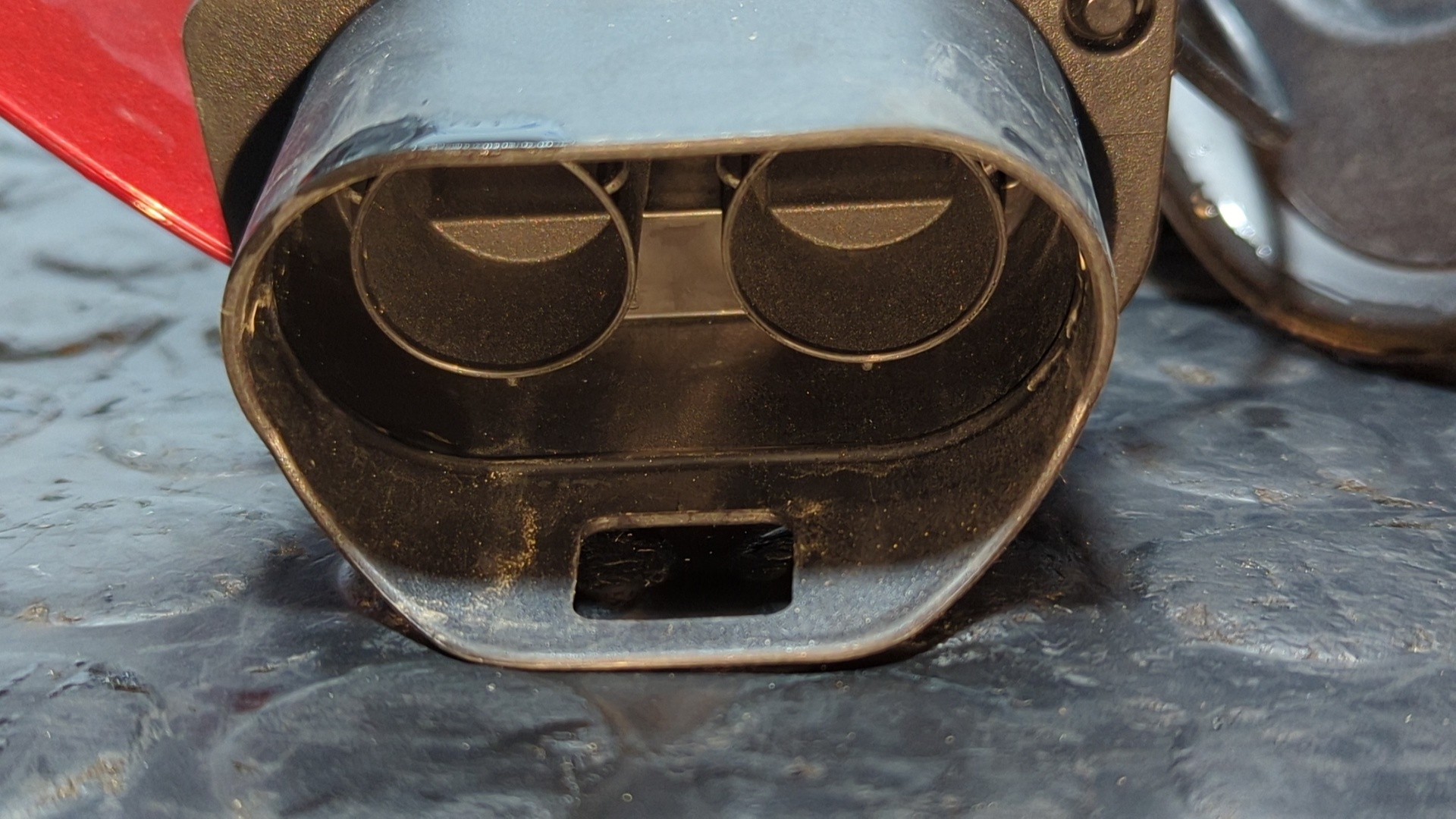 TAPA EXTERIOR COMBUSTIBLE OPEL CORSA F - vista 3