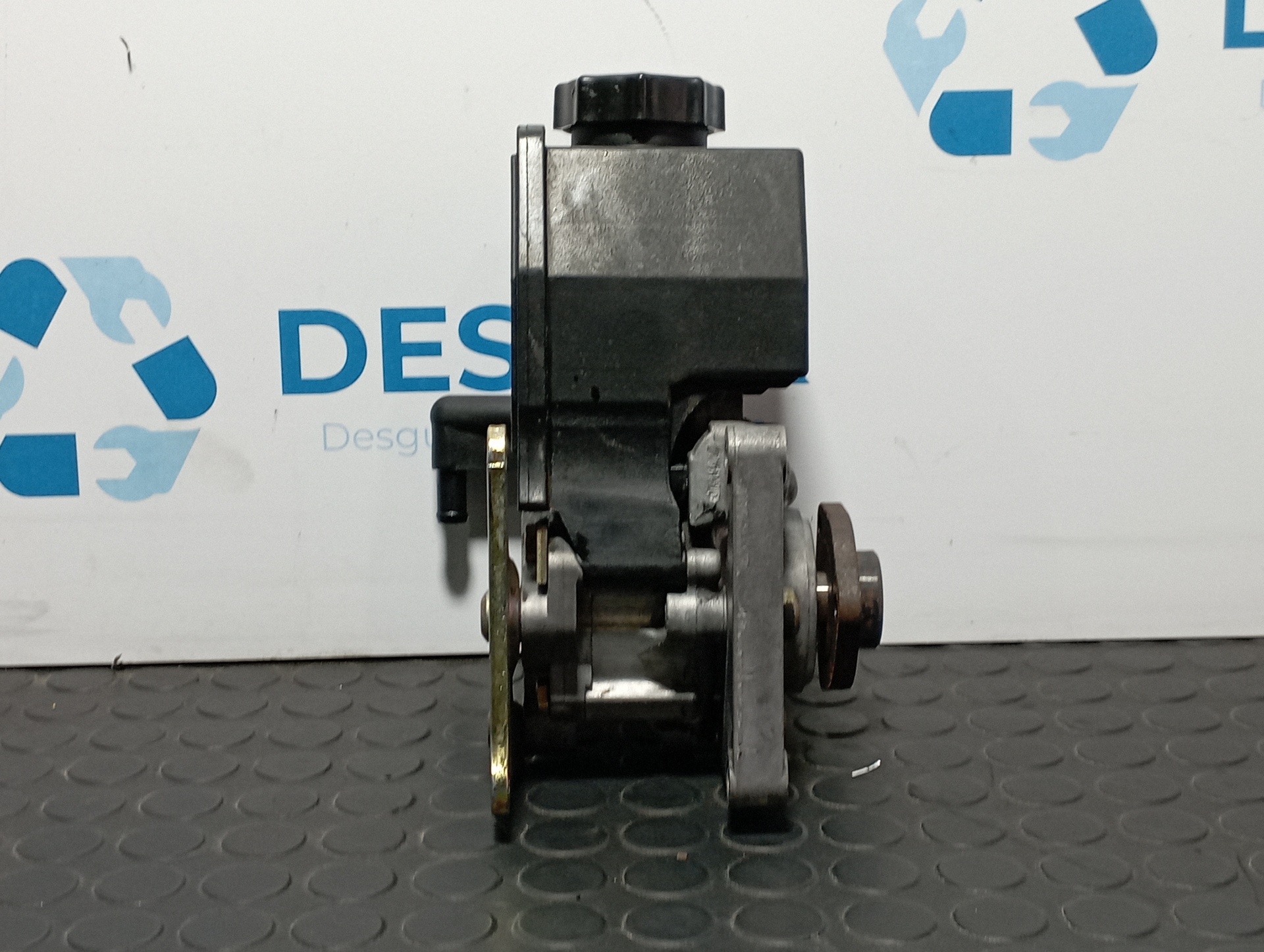 BOMBA DIRECCION MERCEDES-BENZ CLASE C (W202) BERLINA - vista 5