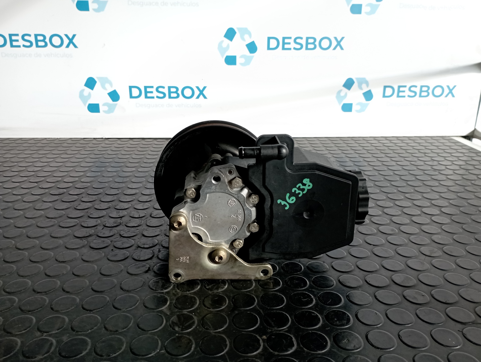 BOMBA DIRECCION MERCEDES-BENZ CLASE C (W202) BERLINA - vista 3