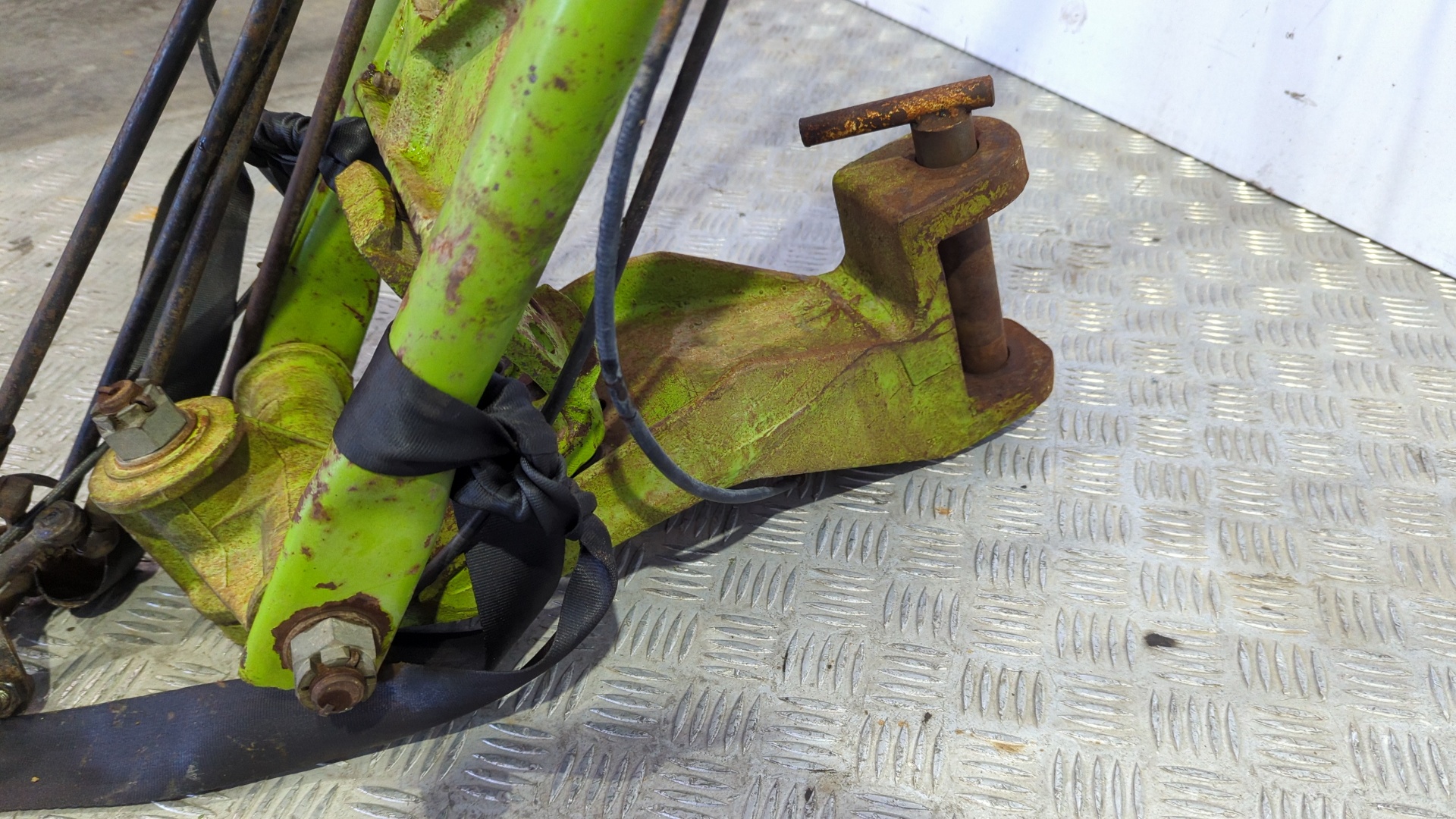 HORQUILLA AGRIA 2700 DL - vista 3