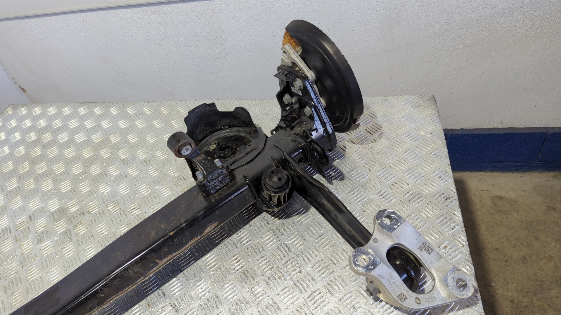 PUENTE TRASERO OPEL CORSA F - vista 2