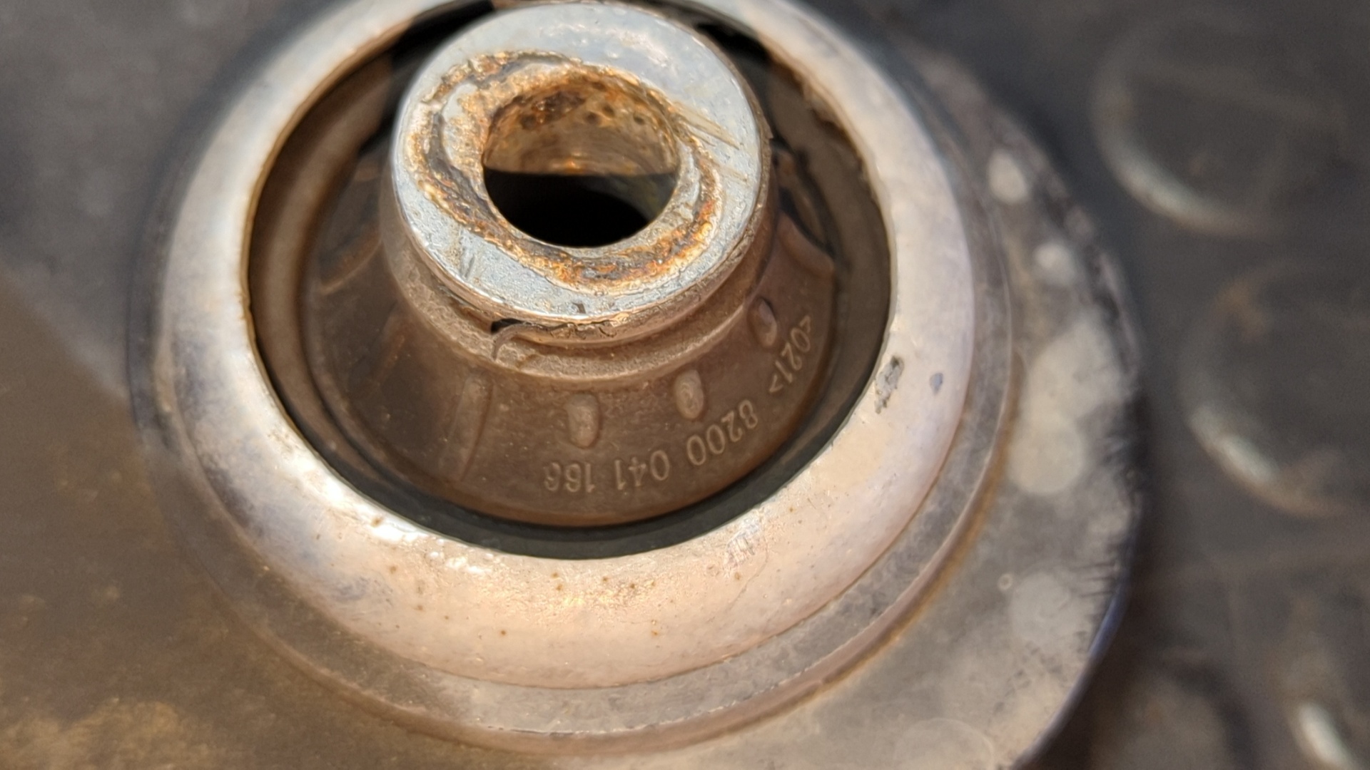 BRAZO DERECHO INFERIOR DELANTERO RENAULT CLIO IV - vista 2