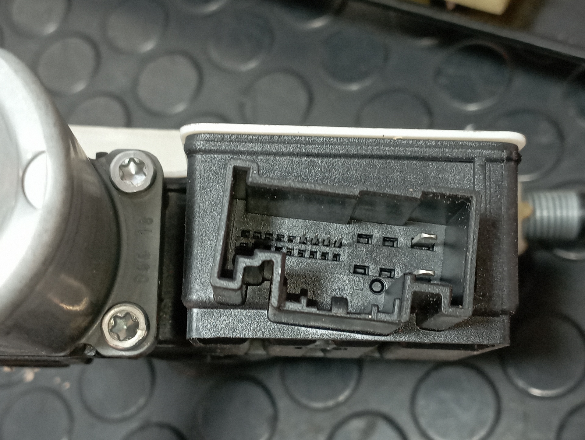 ELEVALUNAS DELANTERO DERECHO SEAT ARONA - vista 2