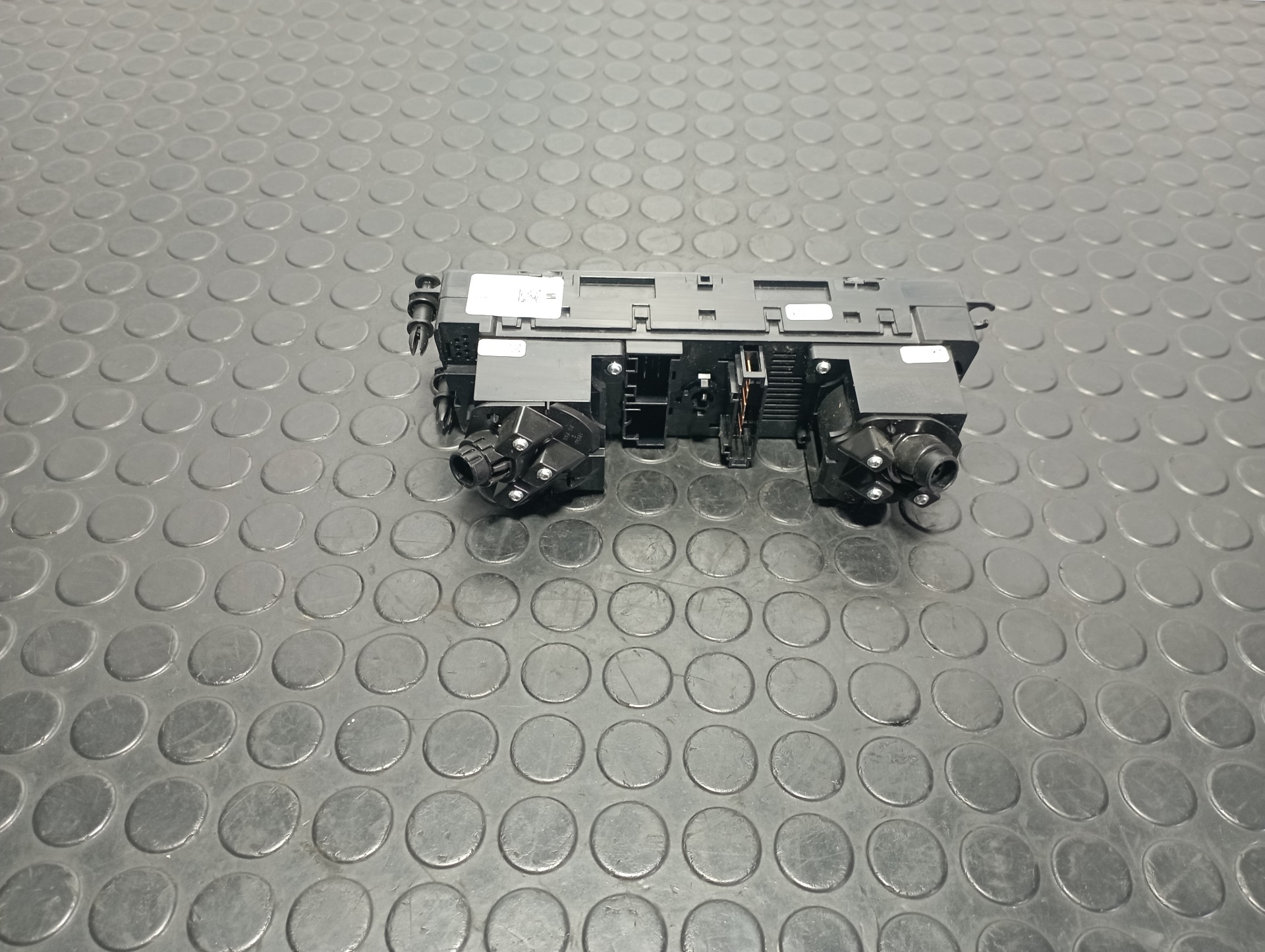 MANDO CALEFACCION / AIRE ACONDICIONADO SEAT ARONA - vista 3