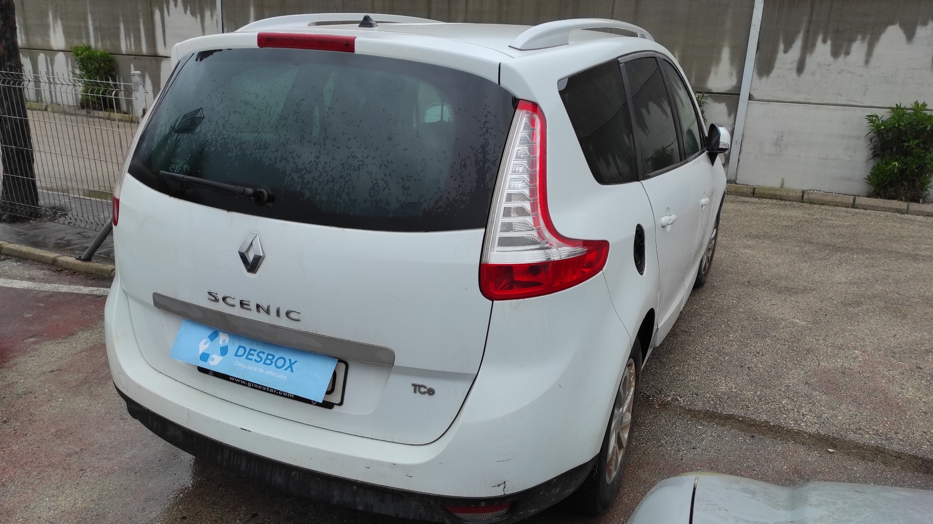 REFUERZO PARAGOLPES DELANTERO RENAULT SCENIC III - vista 7