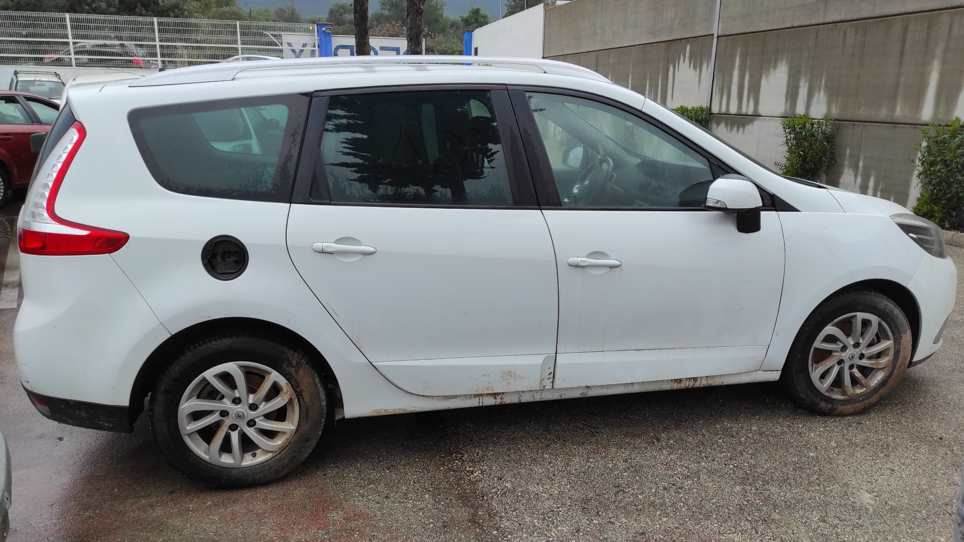 REFUERZO PARAGOLPES DELANTERO RENAULT SCENIC III - vista 8