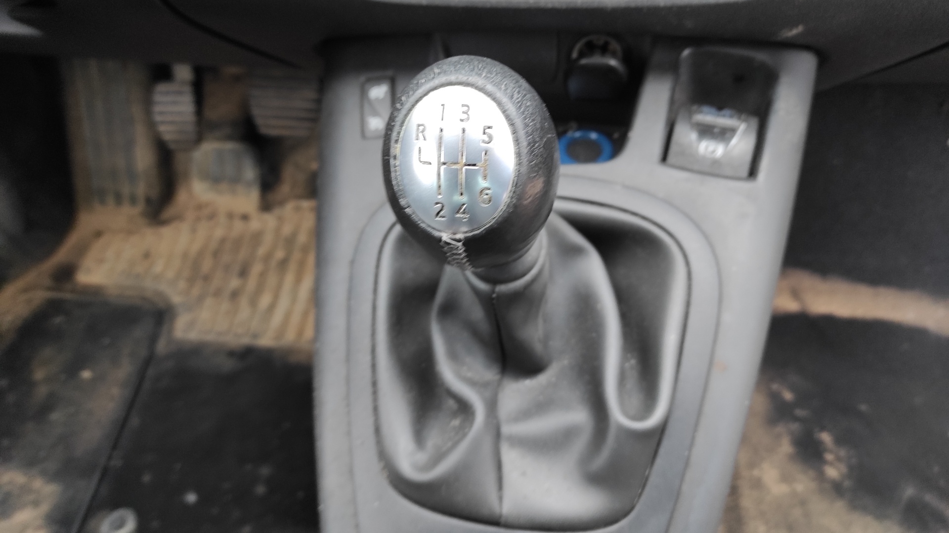 REFUERZO PARAGOLPES DELANTERO RENAULT SCENIC III - vista 18