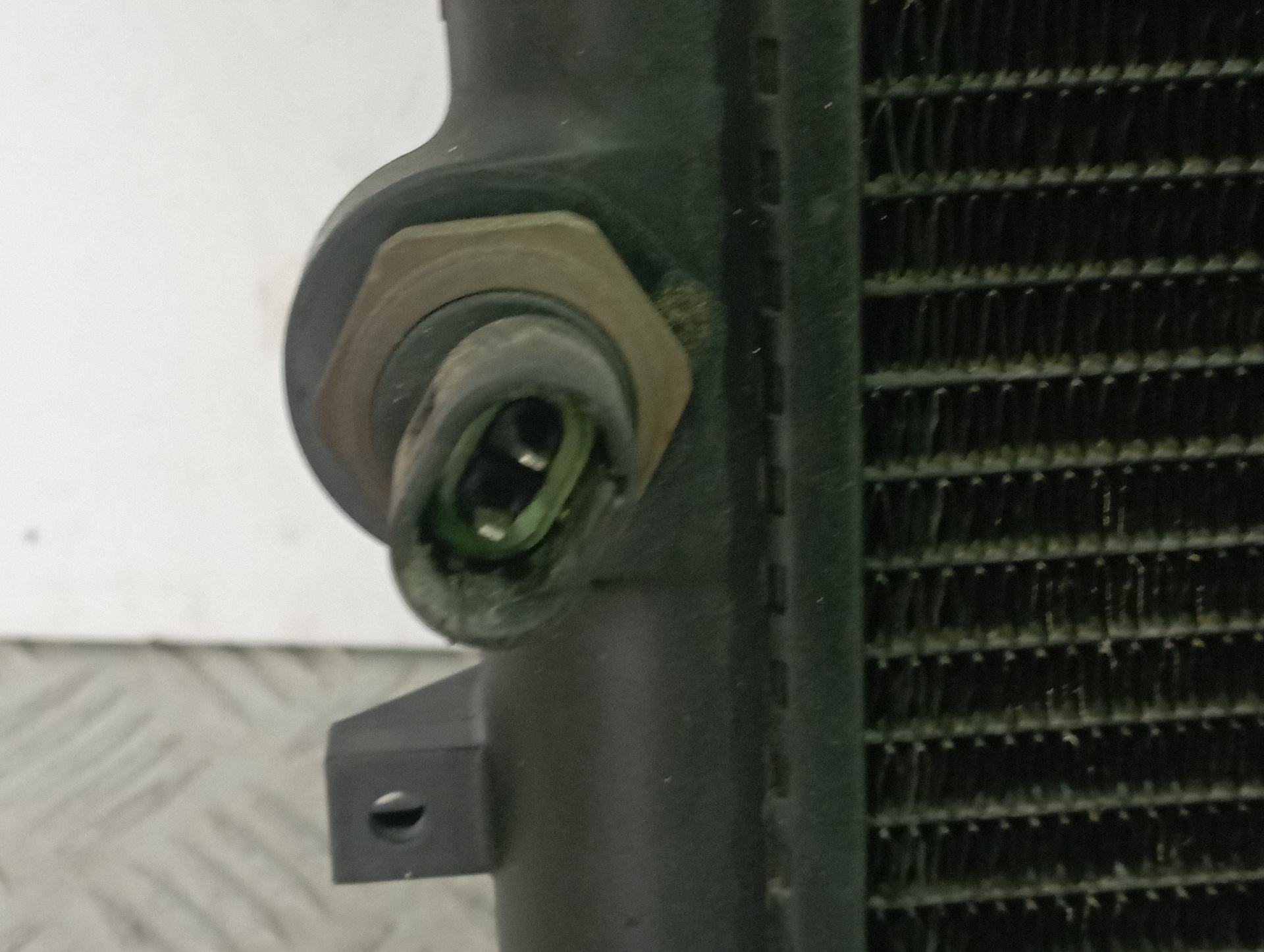 RADIADOR AGUA RENAULT CLIO II FASE I (B/CBO) - vista 4