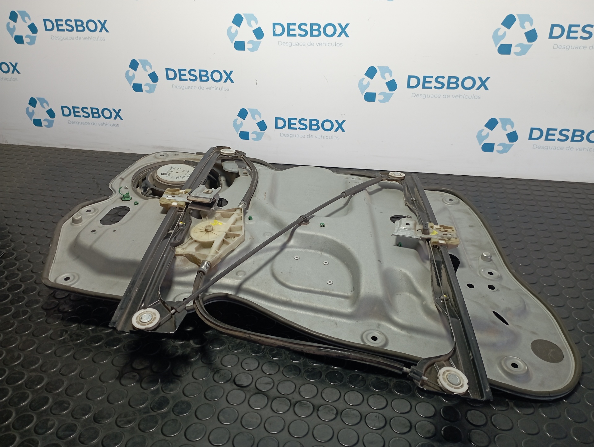 ELEVALUNAS DELANTERO DERECHO VOLKSWAGEN CADDY KA/KB (2K)