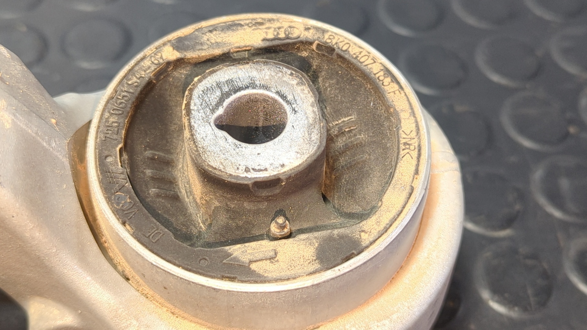 BRAZO DERECHO INFERIOR DELANTERO AUDI A4 BERLINA (8W2) - vista 3