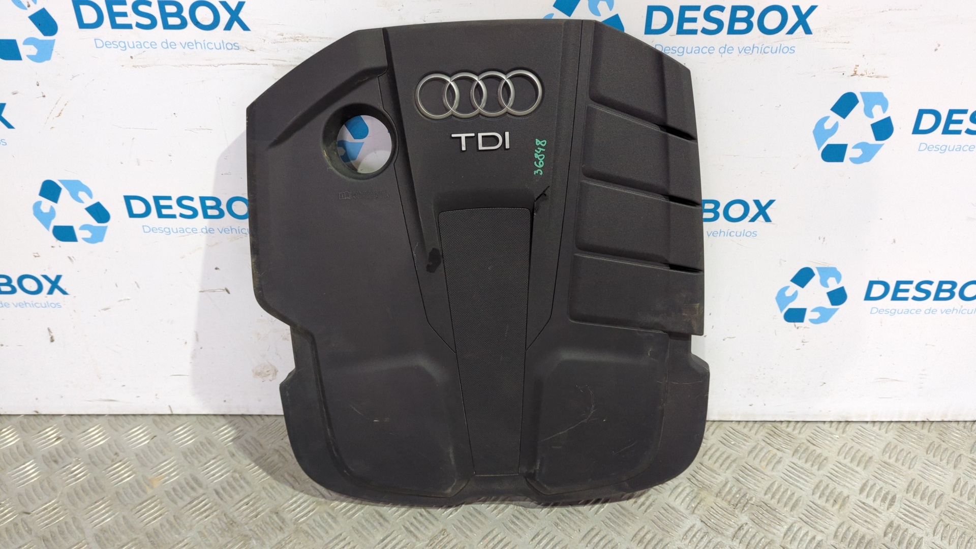 TAPA MOTOR AUDI A4 BERLINA (8W2)