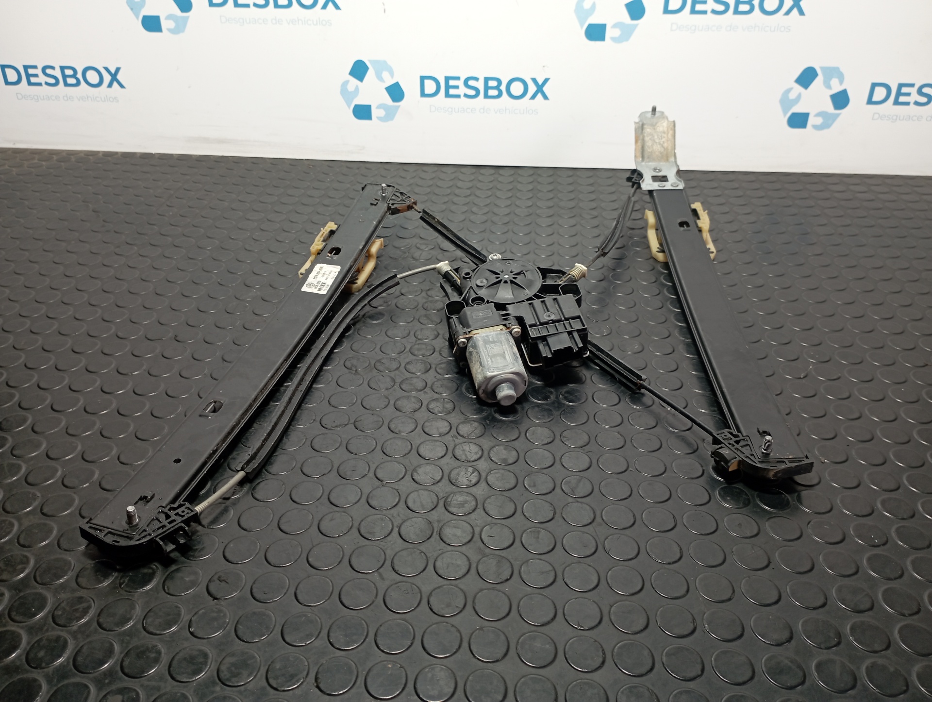 ELEVALUNAS DELANTERO DERECHO VOLKSWAGEN T-CROSS (D31)