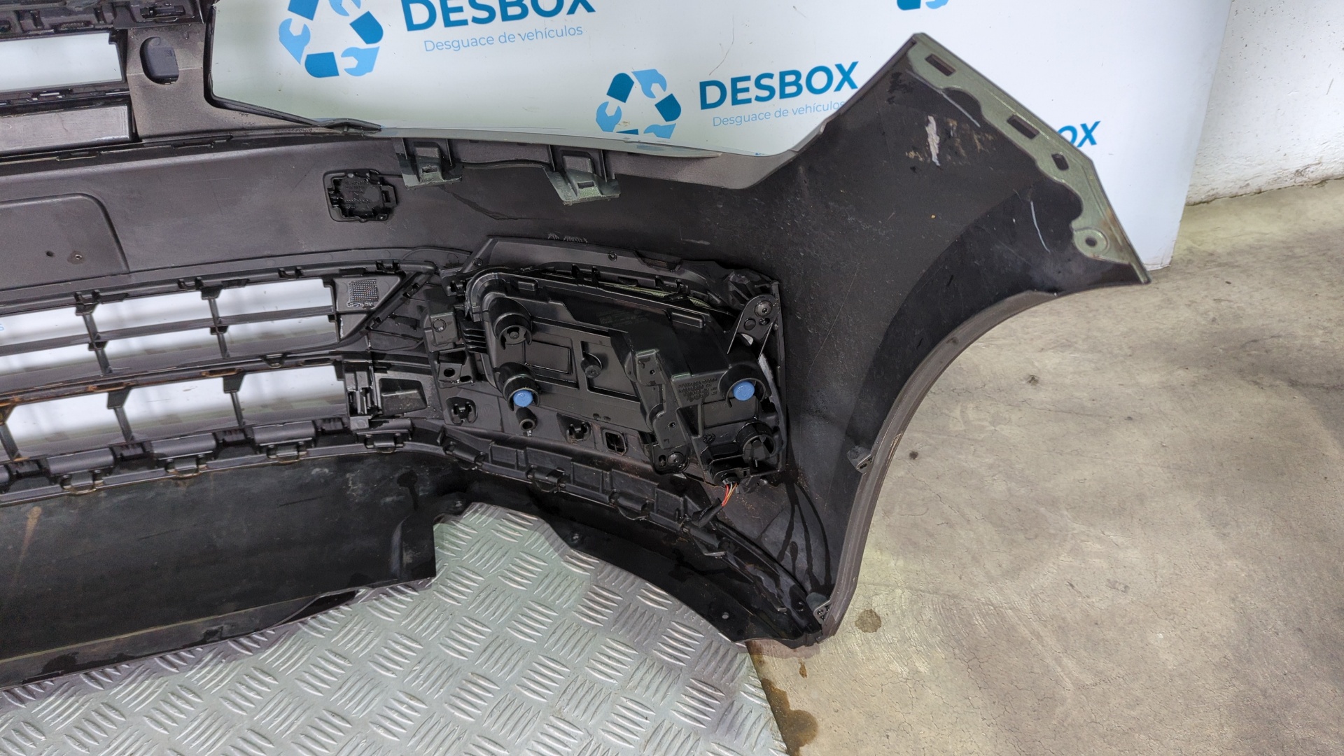 PARAGOLPES DELANTERO VOLKSWAGEN POLO - vista 3