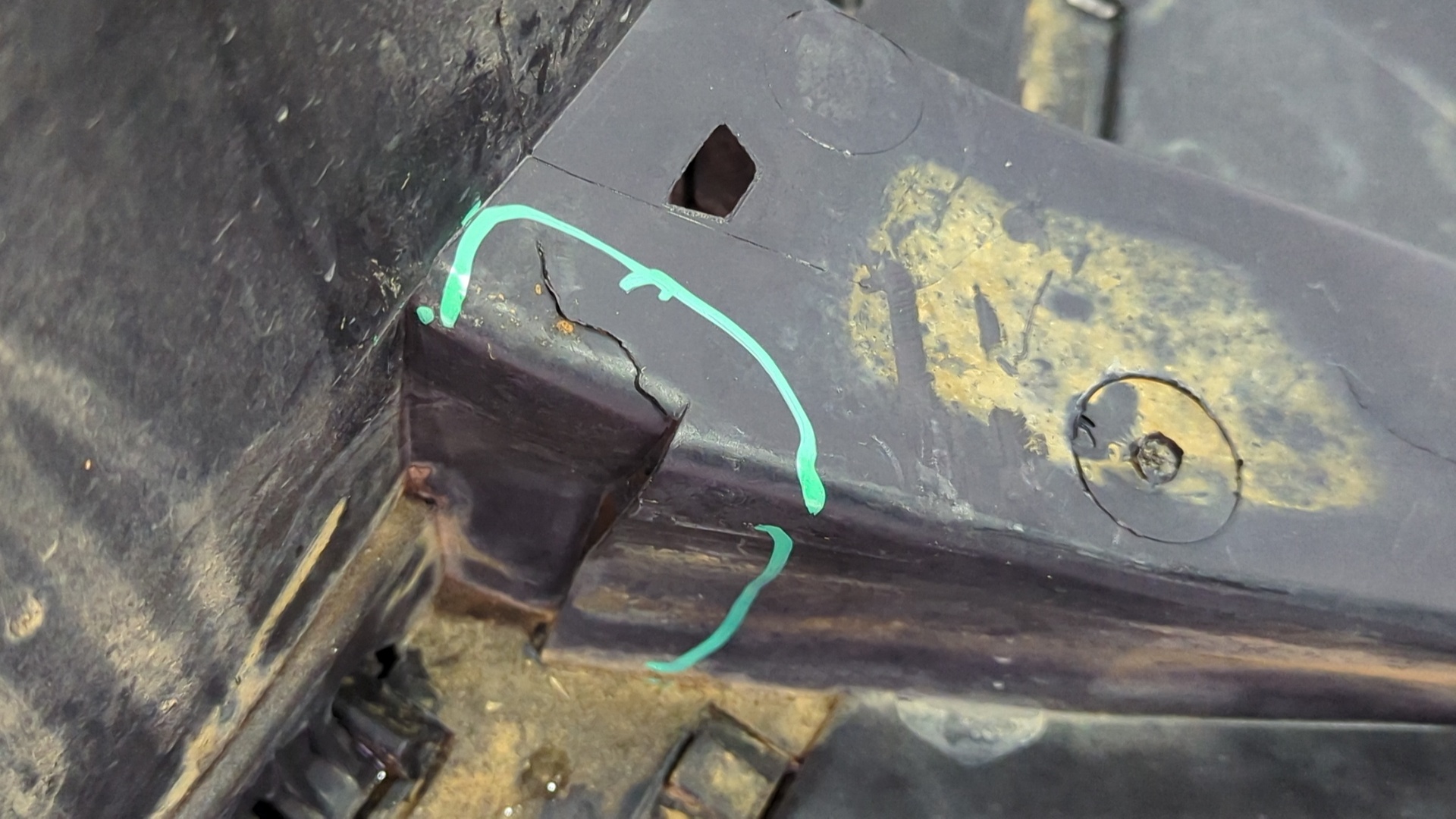 PASO RUEDA DELANTERO IZQUIERDO VOLKSWAGEN POLO VI (AE1) - vista 2