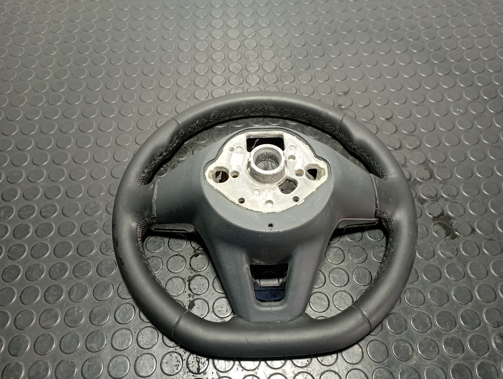 VOLANTE VOLKSWAGEN POLO VI (AE1) - vista 2