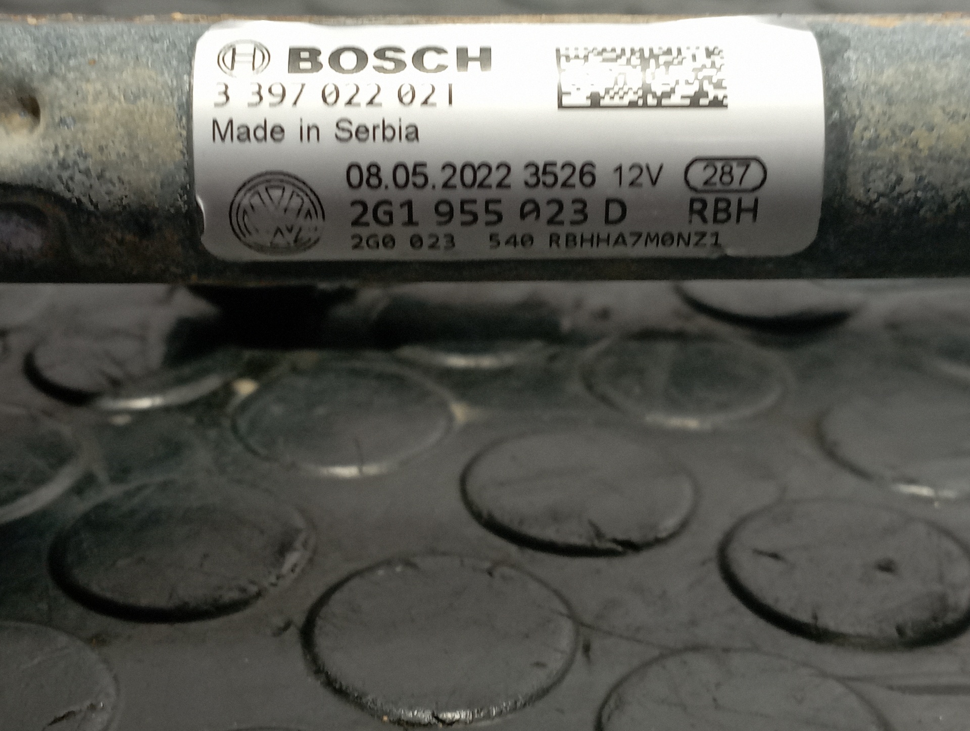 MOTOR LIMPIA DELANTERO VOLKSWAGEN POLO VI (AE1) - vista 2