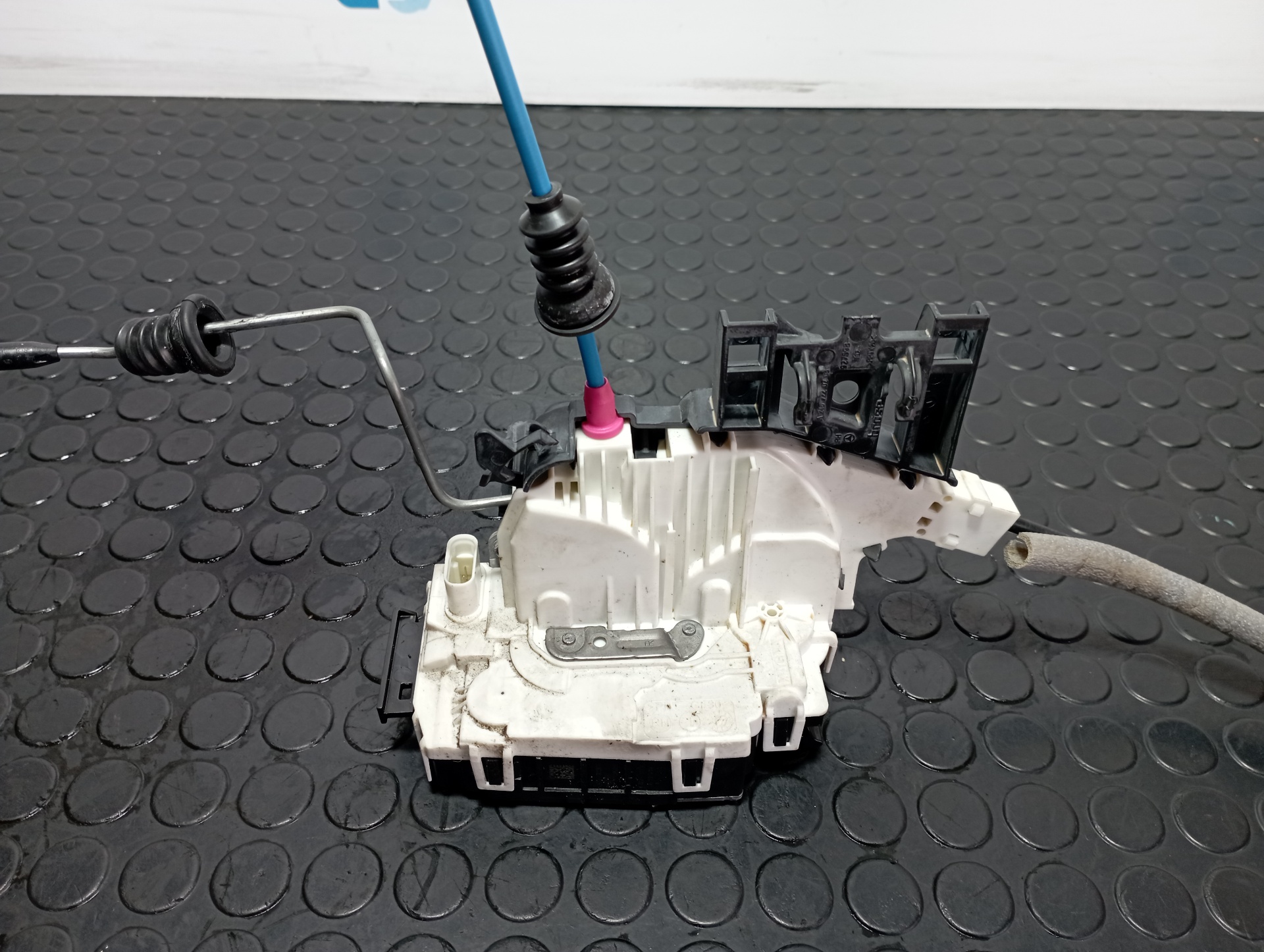 CERRADURA PUERTA TRASERA DERECHA MERCEDES-BENZ CLASE A (W176) - vista 3