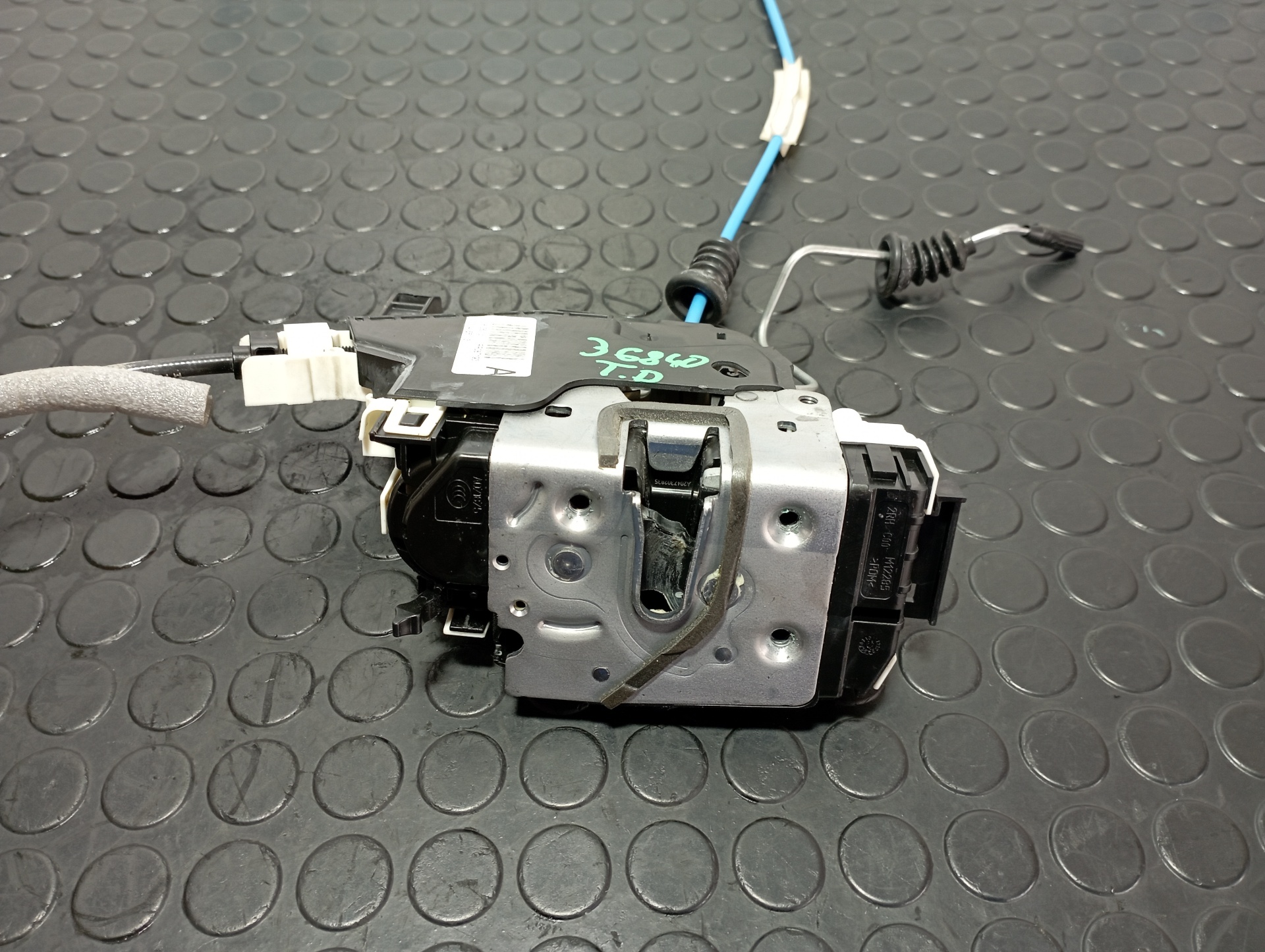 CERRADURA PUERTA TRASERA DERECHA MERCEDES-BENZ CLASE A (W176) - vista 2