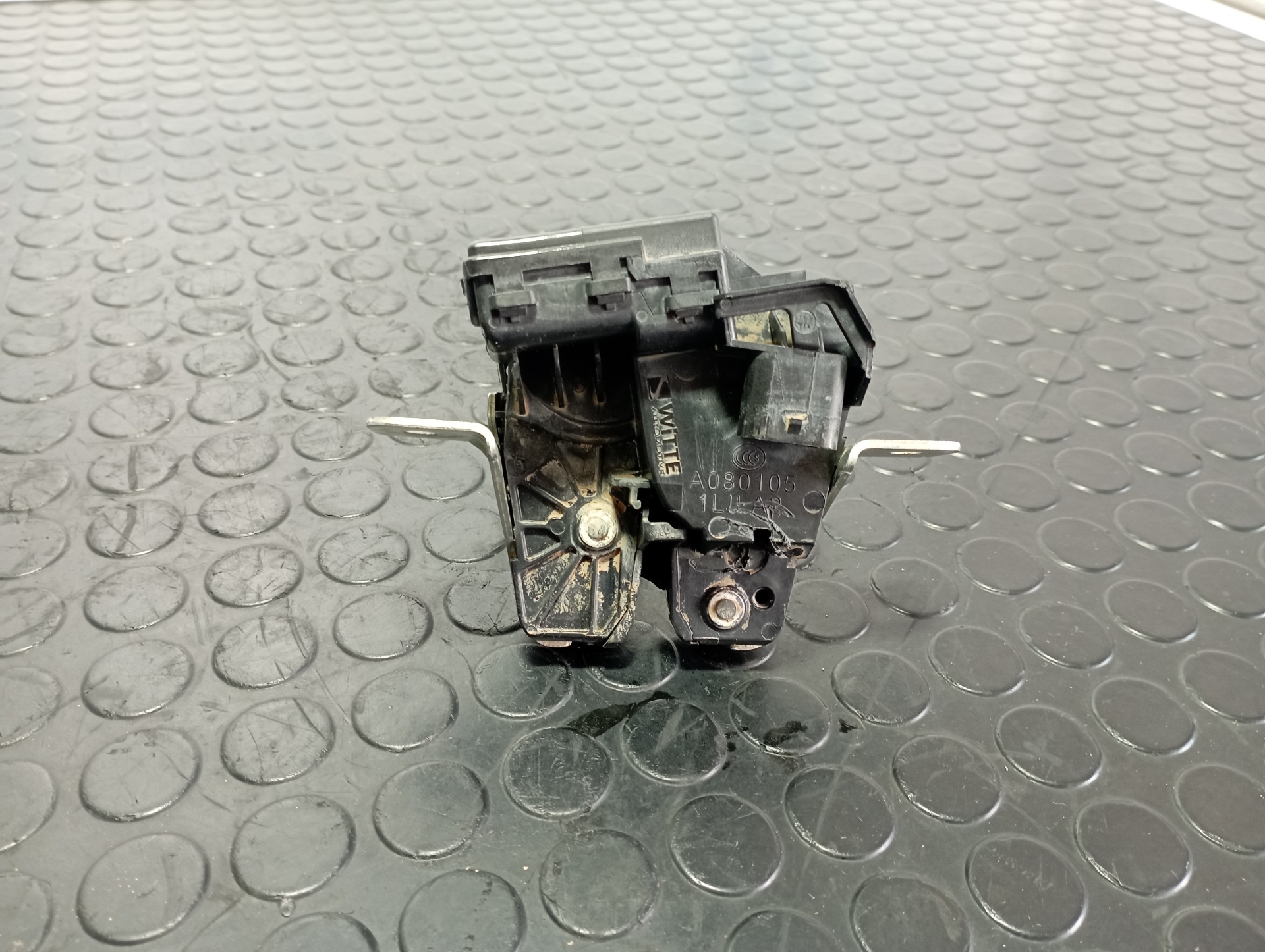 CERRADURA MALETERO / PORTON MERCEDES-BENZ CLASE A (W176) - vista 2