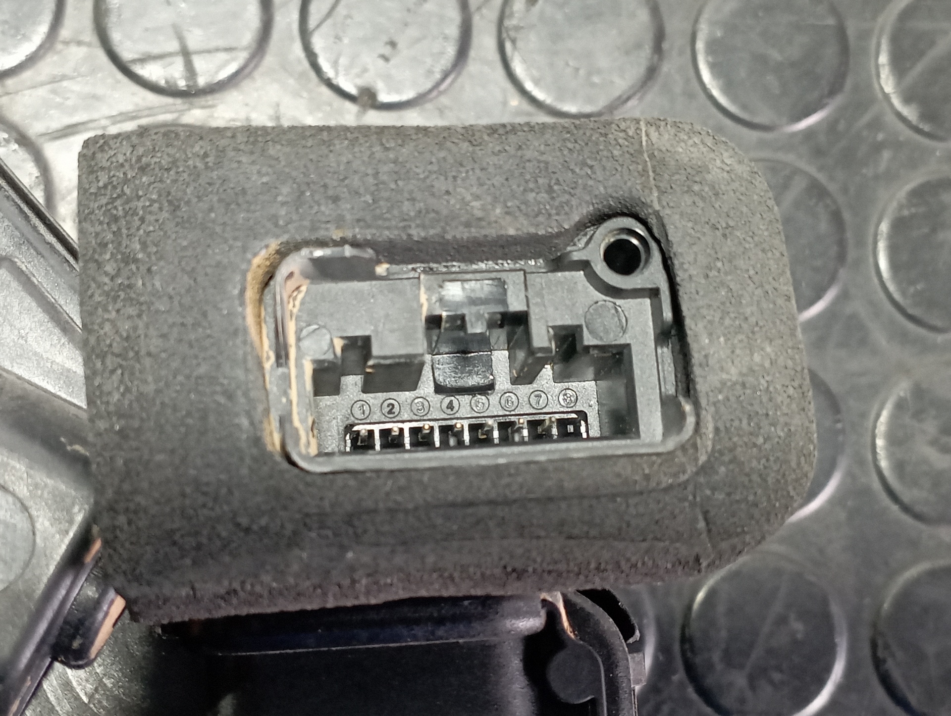 CERRADURA PUERTA TRASERA DERECHA VOLKSWAGEN T-CROSS (D31) - vista 2