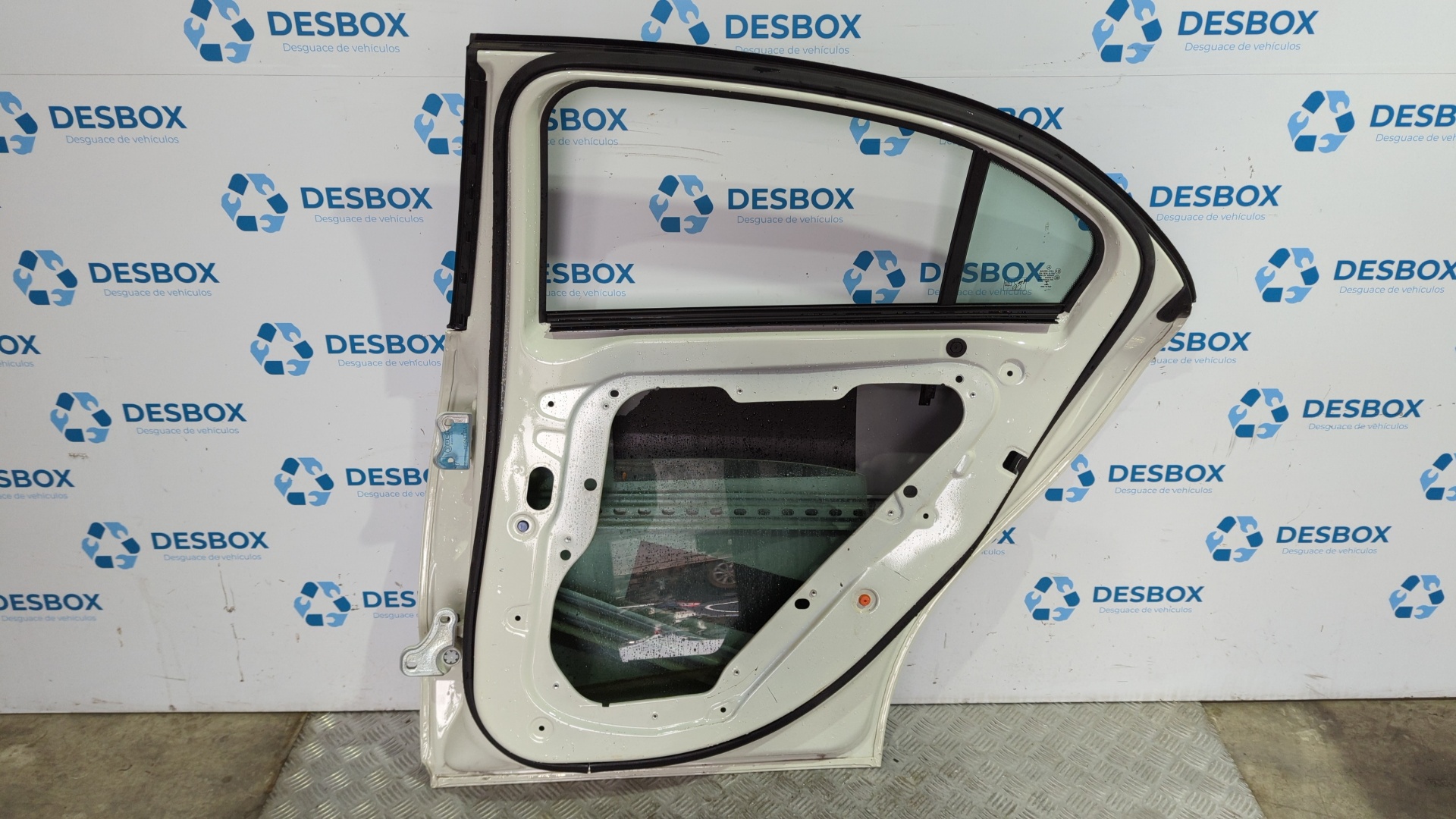 PUERTA TRASERA DERECHA MERCEDES-BENZ CLASE A (W176) - vista 2