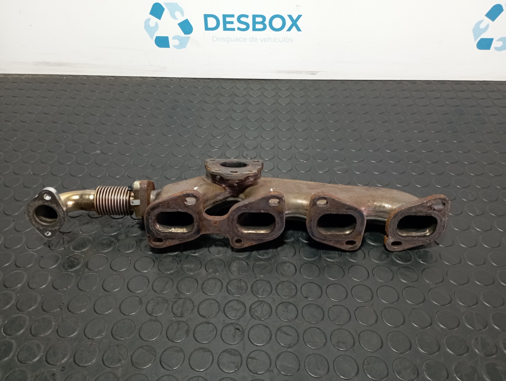 COLECTOR ESCAPE MERCEDES-BENZ CLASE A (W176) - vista 2