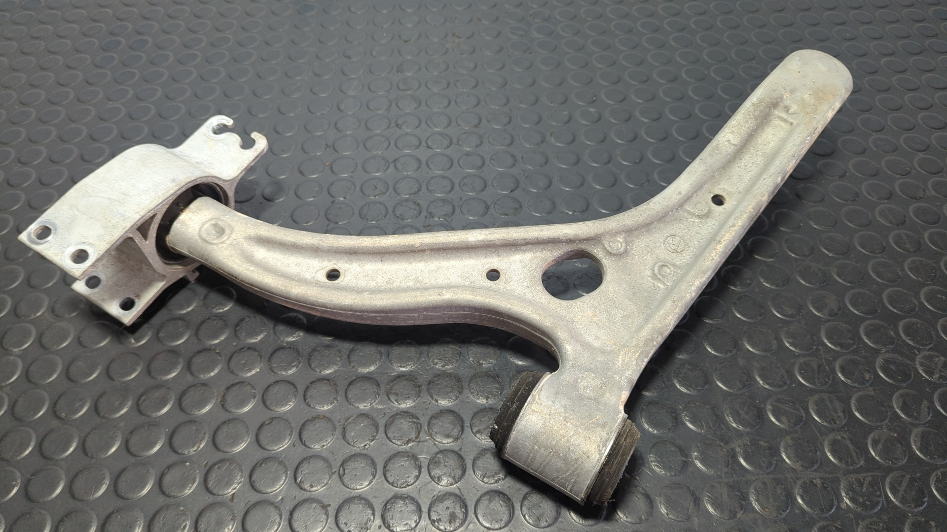 BRAZO DERECHO INFERIOR DELANTERO MERCEDES-BENZ CLASE A (W176) - vista 2