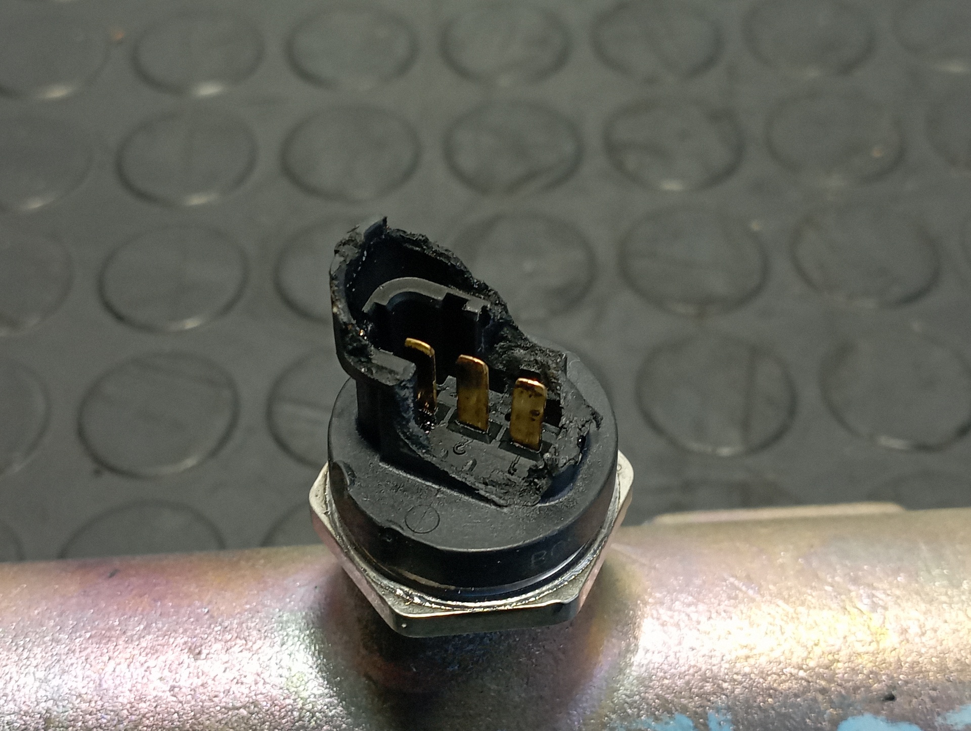 RAMPA INYECTORA CHRYSLER JEEP CHEROKEE - vista 5