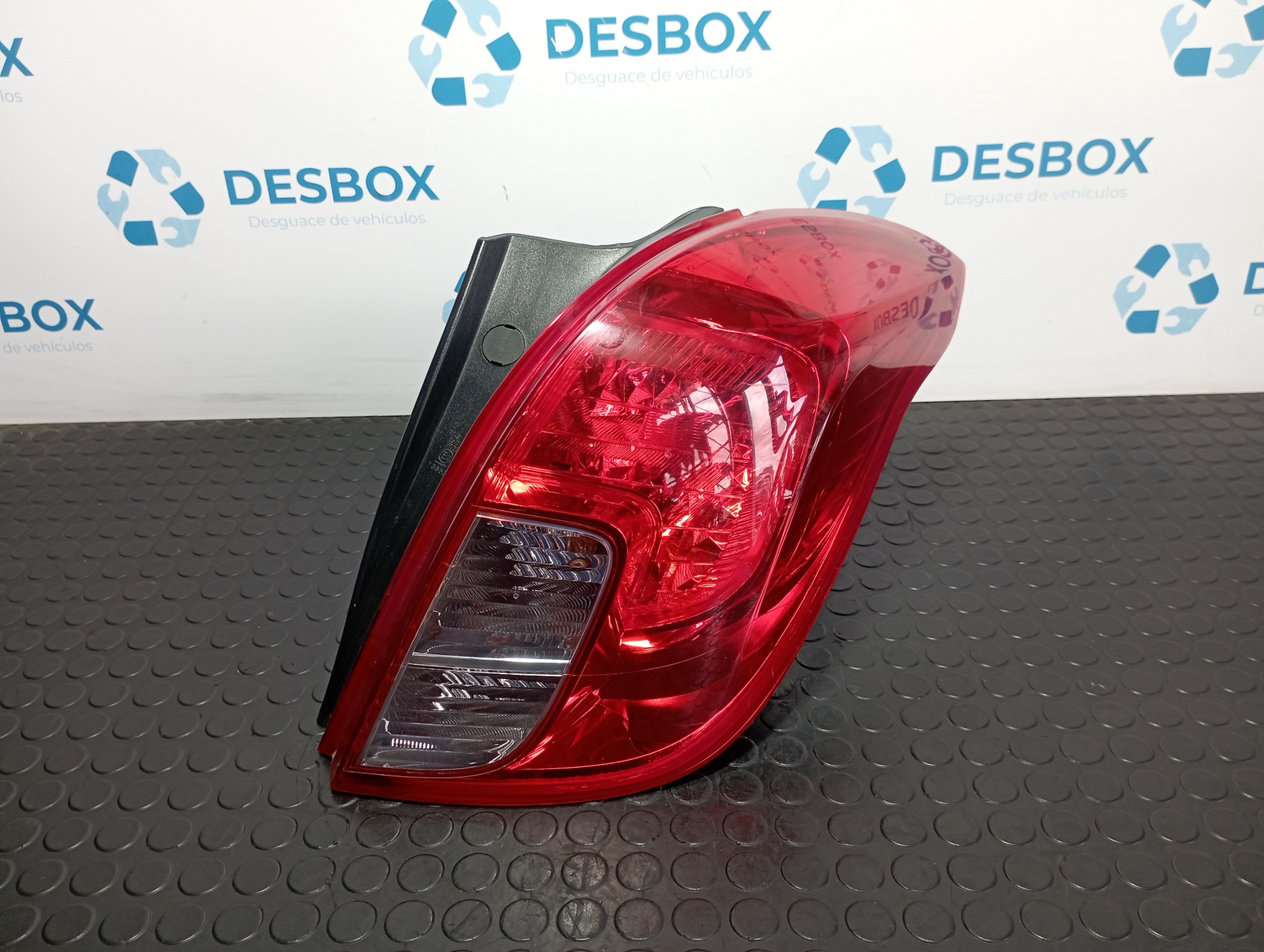 PILOTO TRASERO DERECHO OPEL MOKKA X