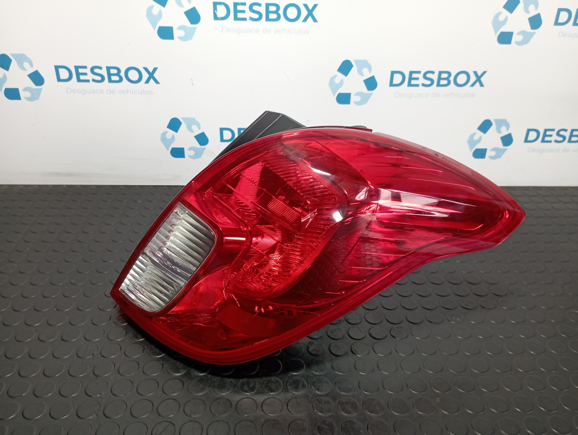 PILOTO TRASERO DERECHO OPEL MOKKA X - vista 2