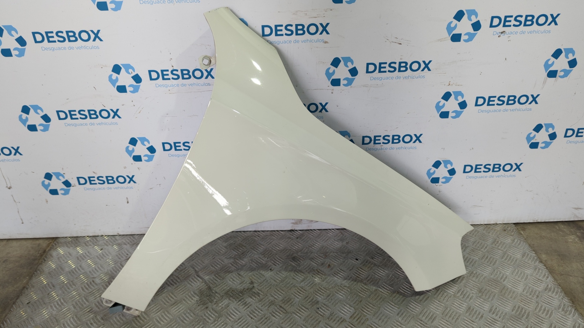 ALETA DELANTERA DERECHA MERCEDES-BENZ CLASE A (W176)