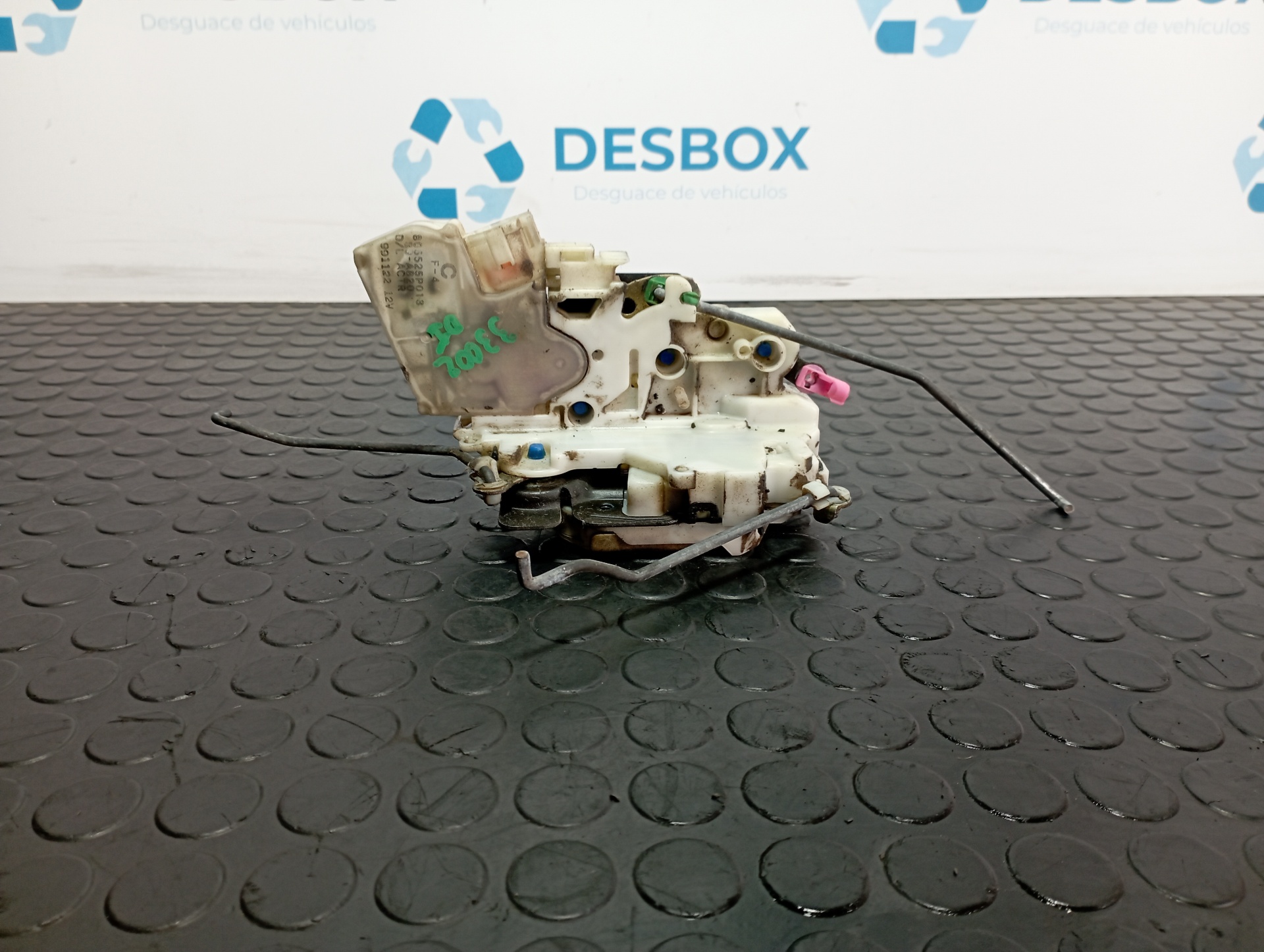 CERRADURA PUERTA DELANTERA IZQUIERDA NISSAN PICK-UP (D22)