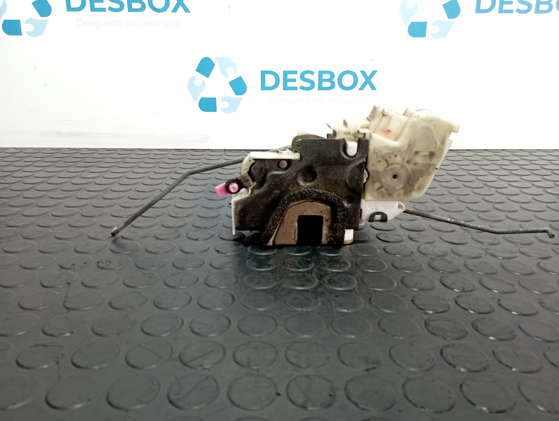 CERRADURA PUERTA DELANTERA IZQUIERDA NISSAN PICK-UP (D22) - vista 2