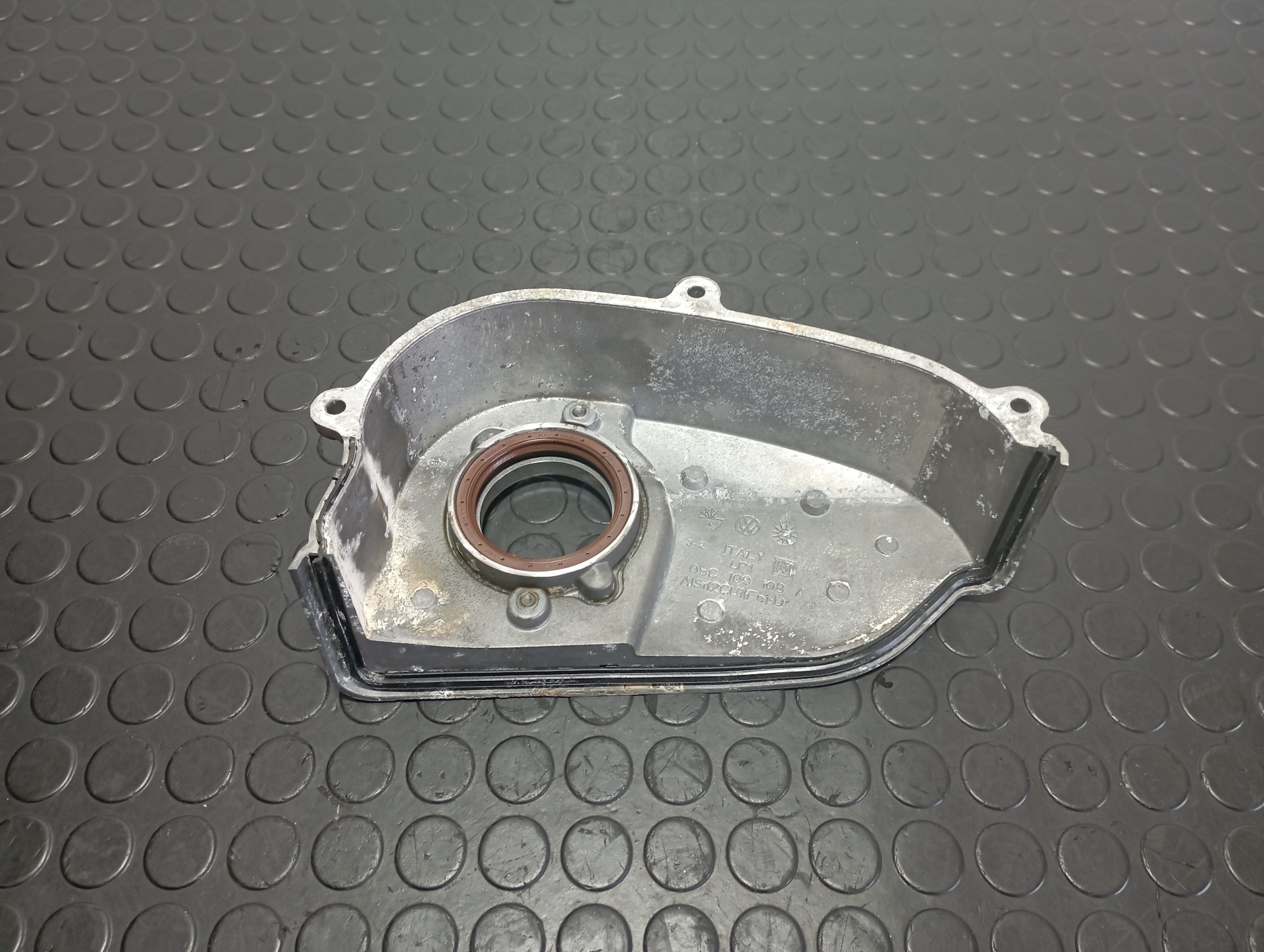 TAPA DISTRIBUCION VOLKSWAGEN POLO VI (AE1) - vista 2